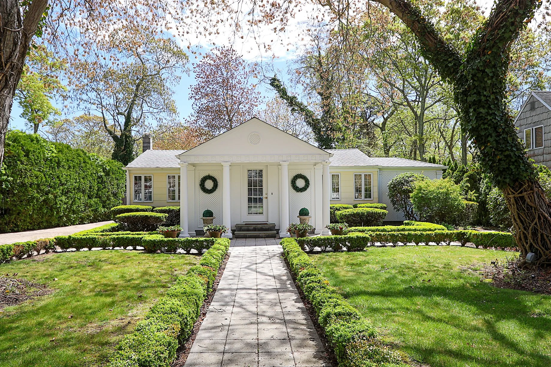 45 Holiday Blvd, Center Moriches 4.JPG