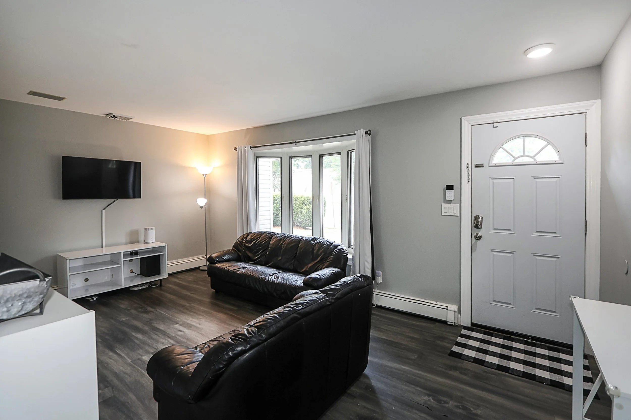 4 Naples Ave, Central Islip 5.JPG