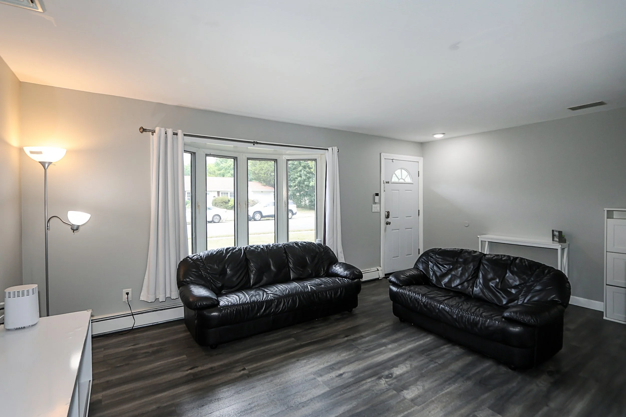 4 Naples Ave, Central Islip 6.JPG