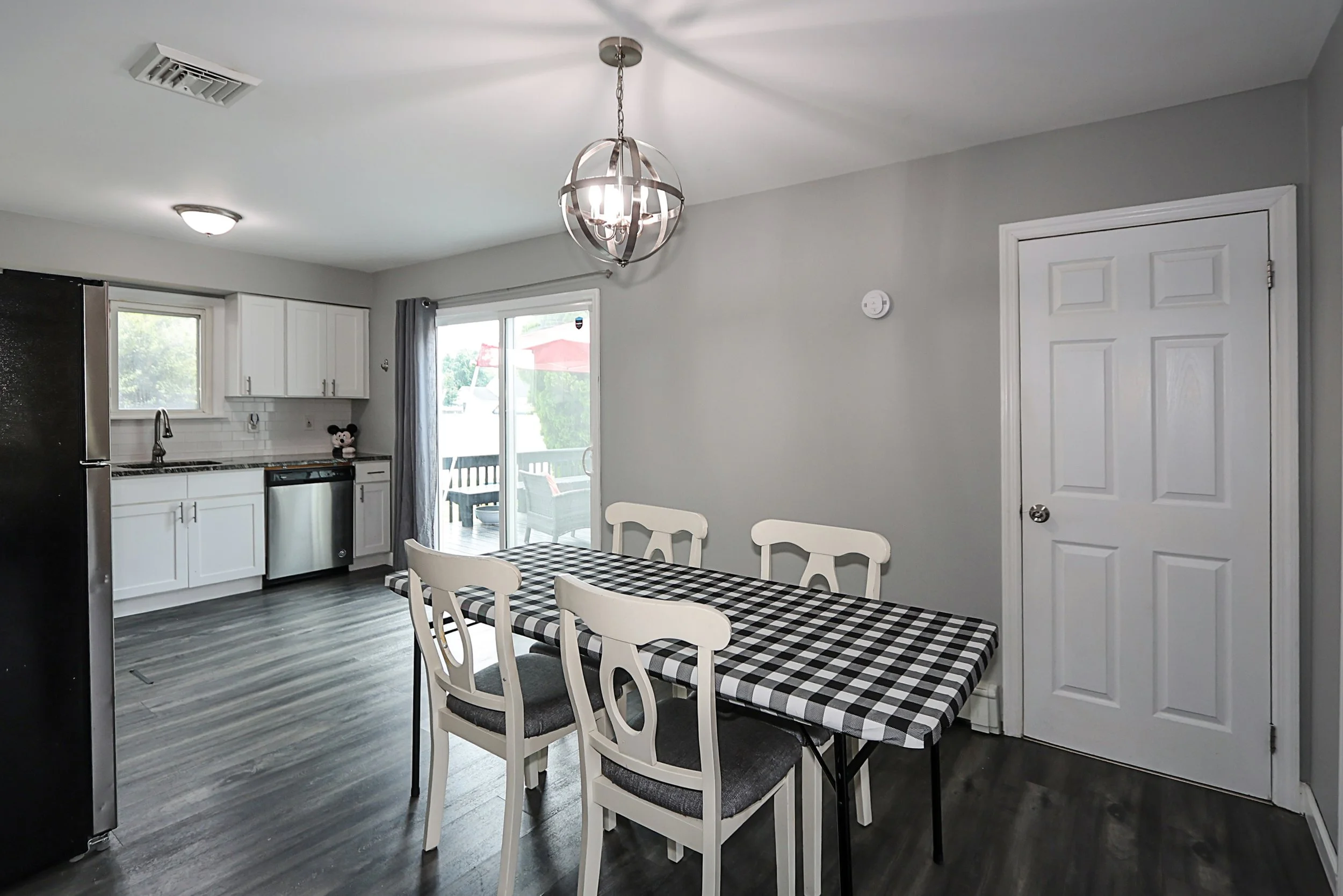 4 Naples Ave, Central Islip 8.JPG
