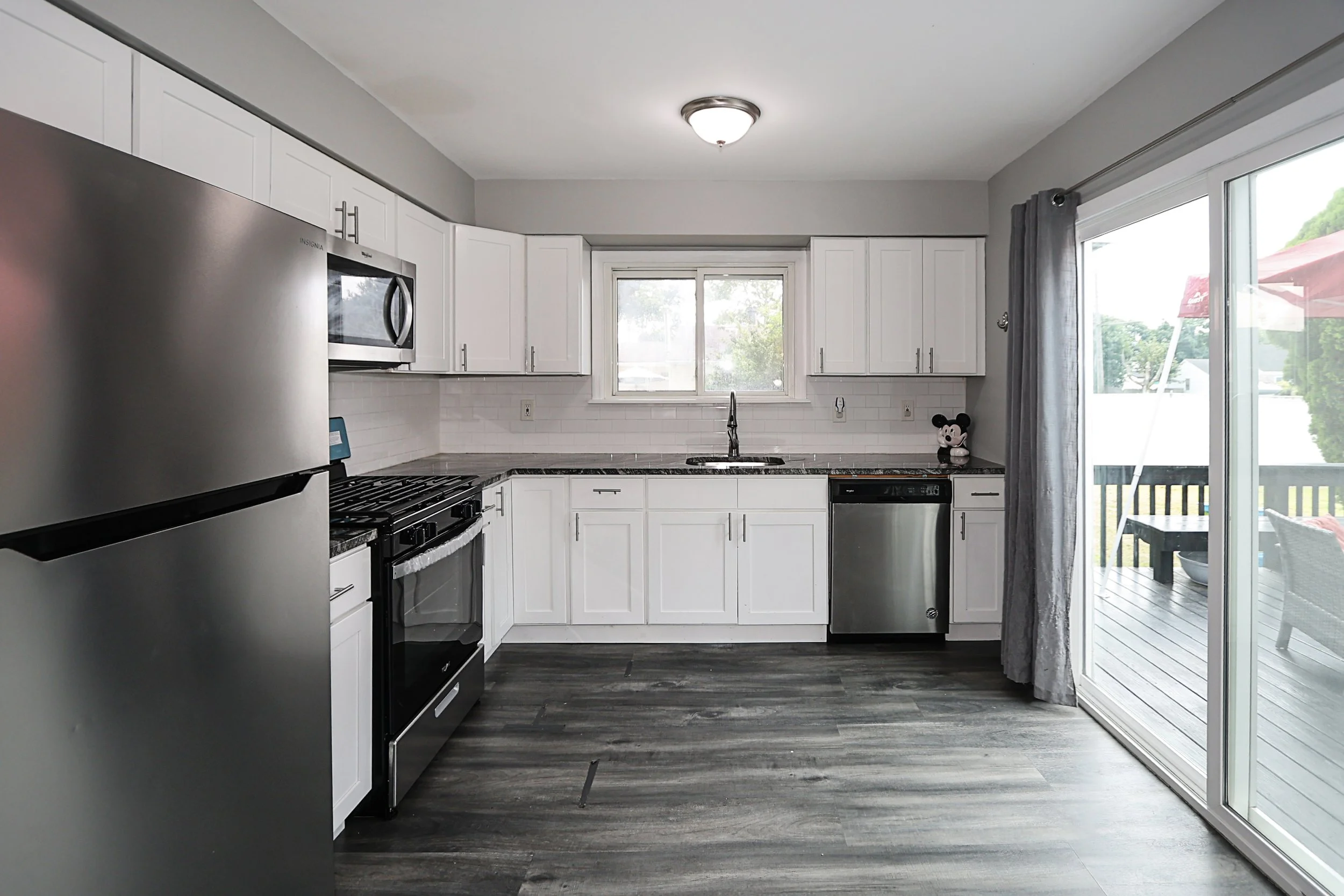4 Naples Ave, Central Islip 12.JPG