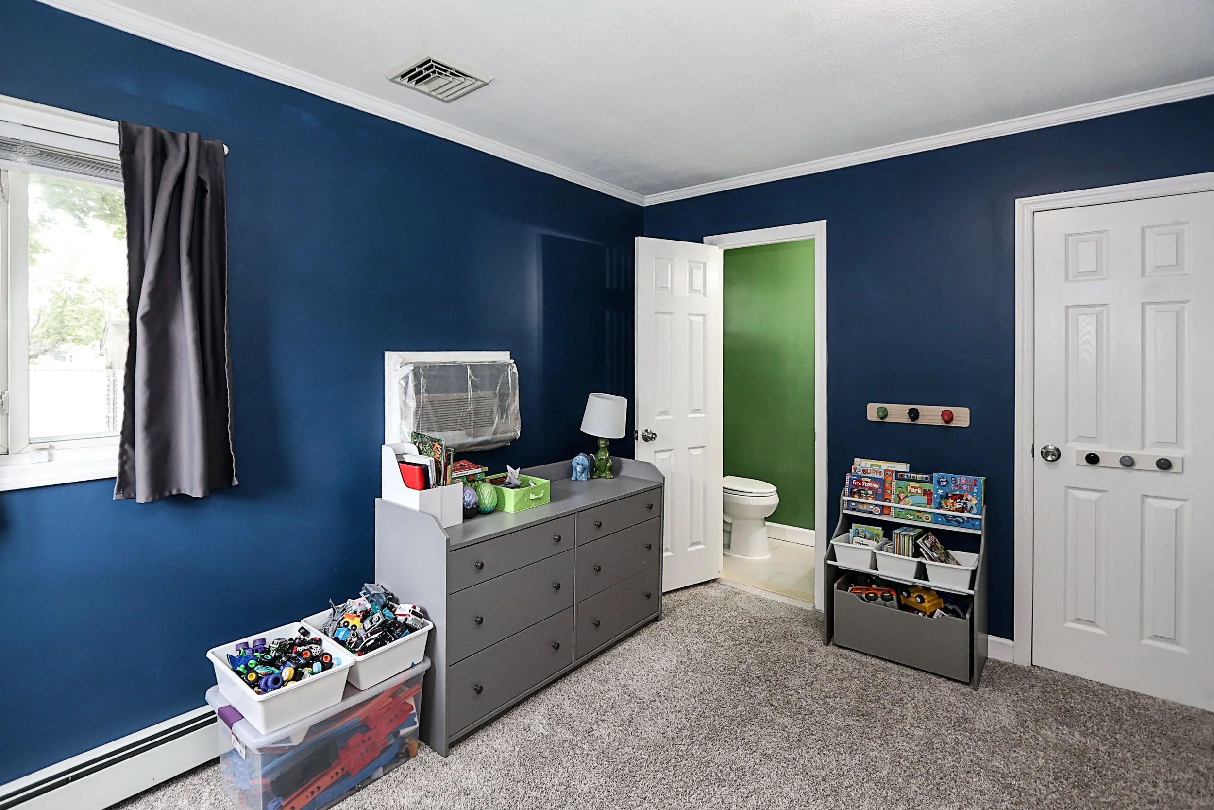 4 Naples Ave, Central Islip 20.JPG