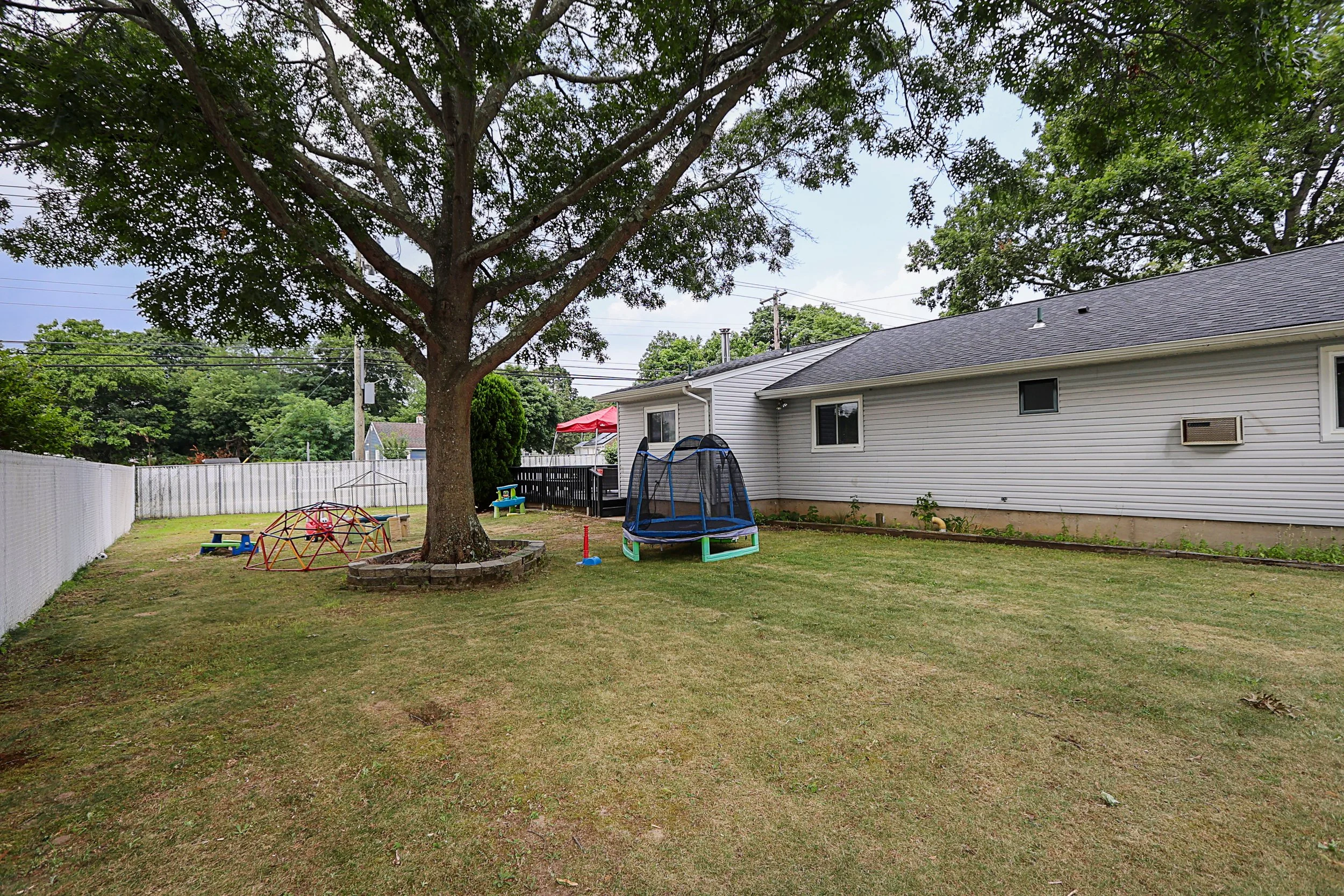 4 Naples Ave, Central Islip 26.JPG