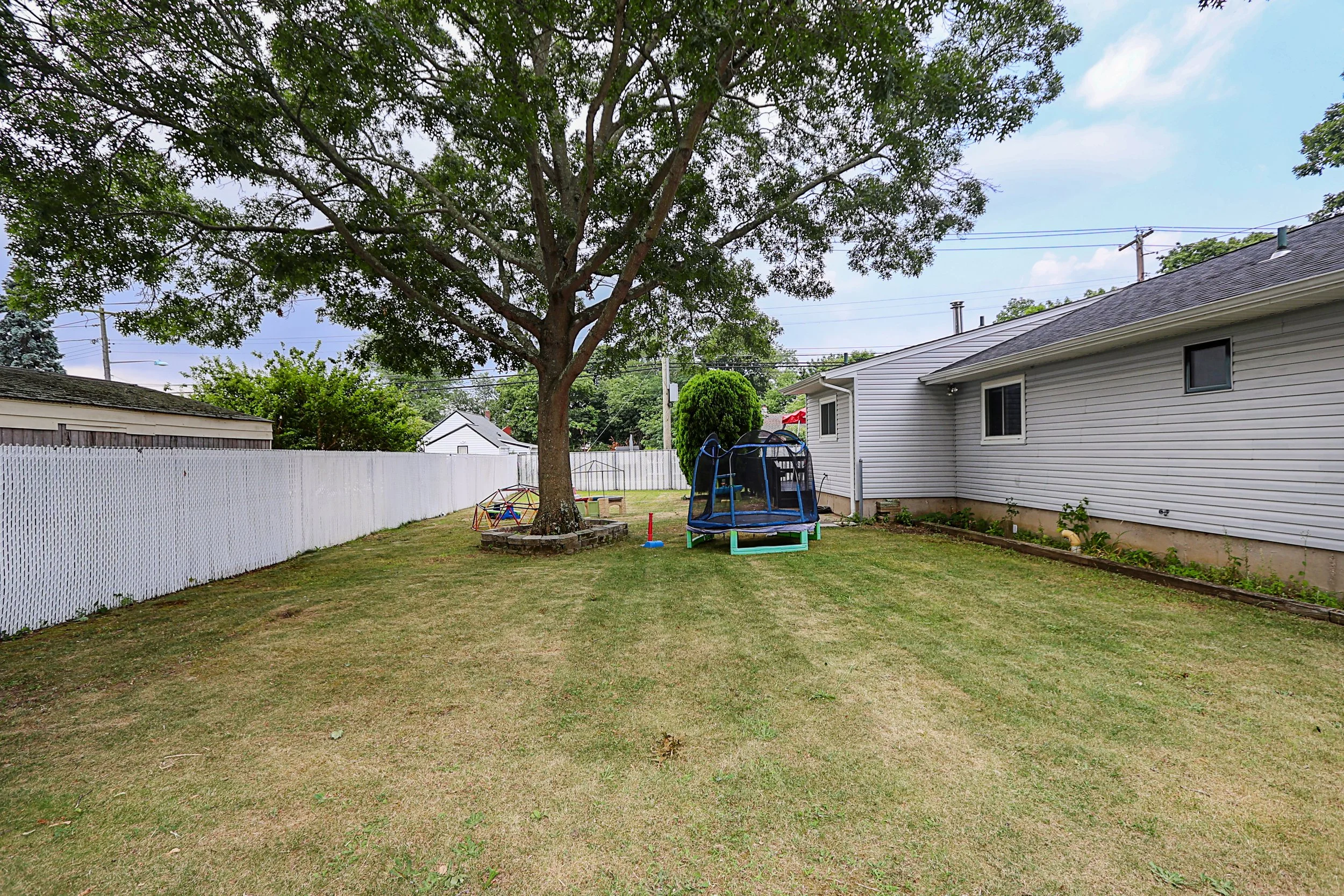 4 Naples Ave, Central Islip 27.JPG