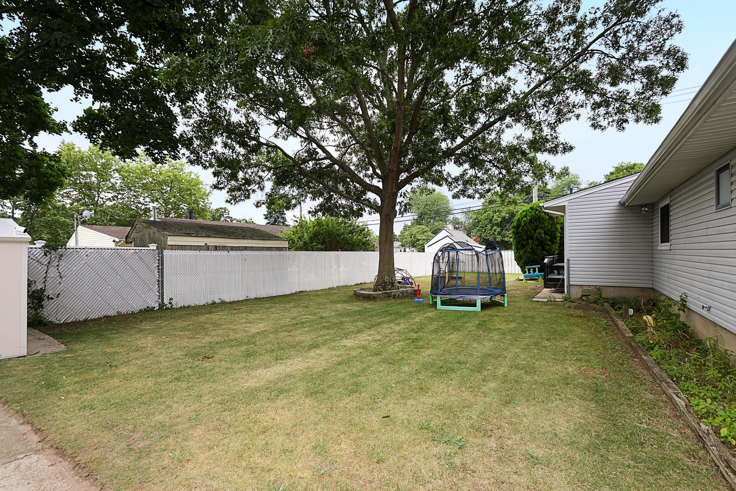 4 Naples Ave, Central Islip 28.JPG