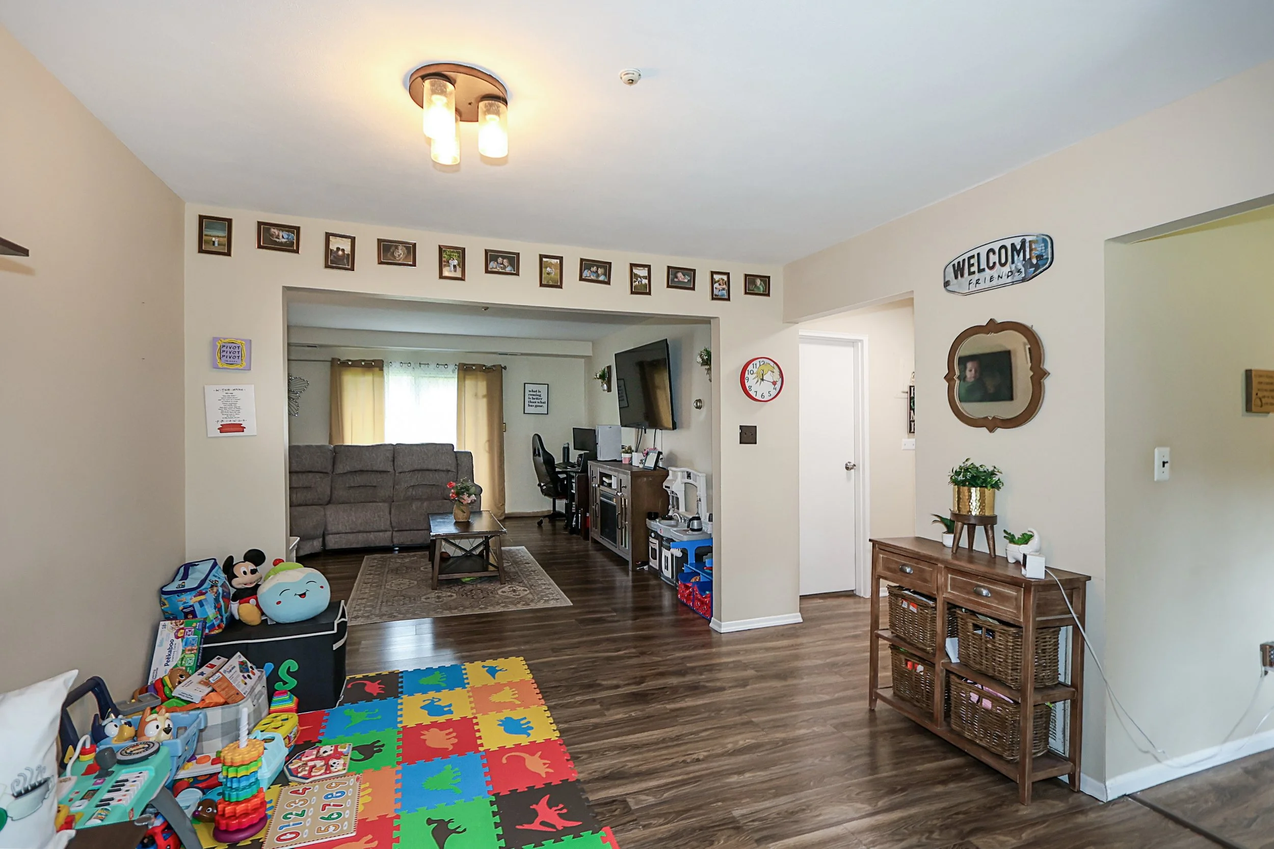 15 Juniper Court, Selden 5.JPG