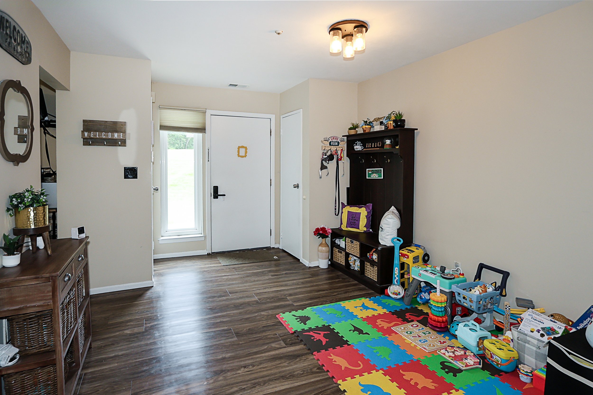 15 Juniper Court, Selden 7.JPG