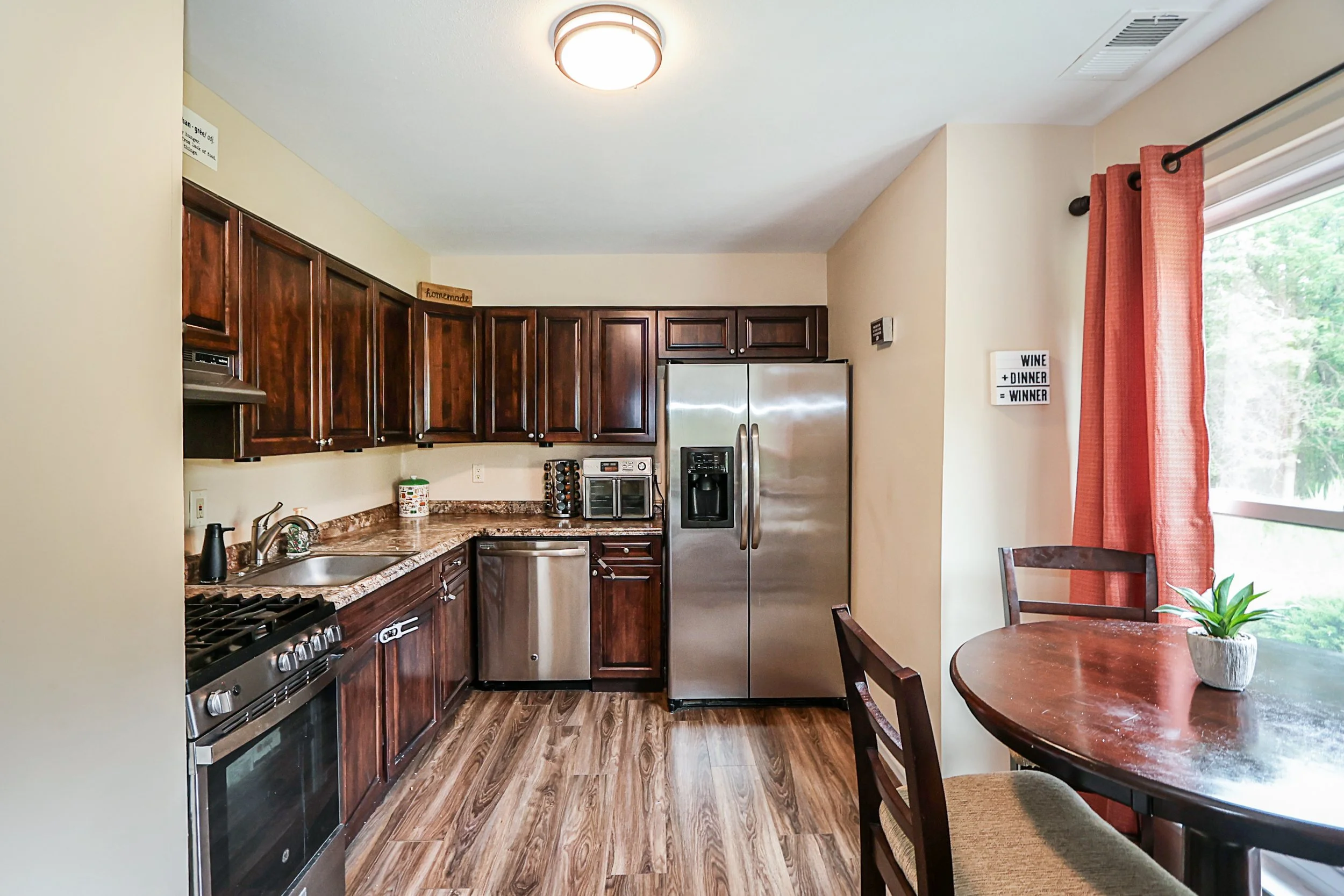 15 Juniper Court, Selden 10.JPG