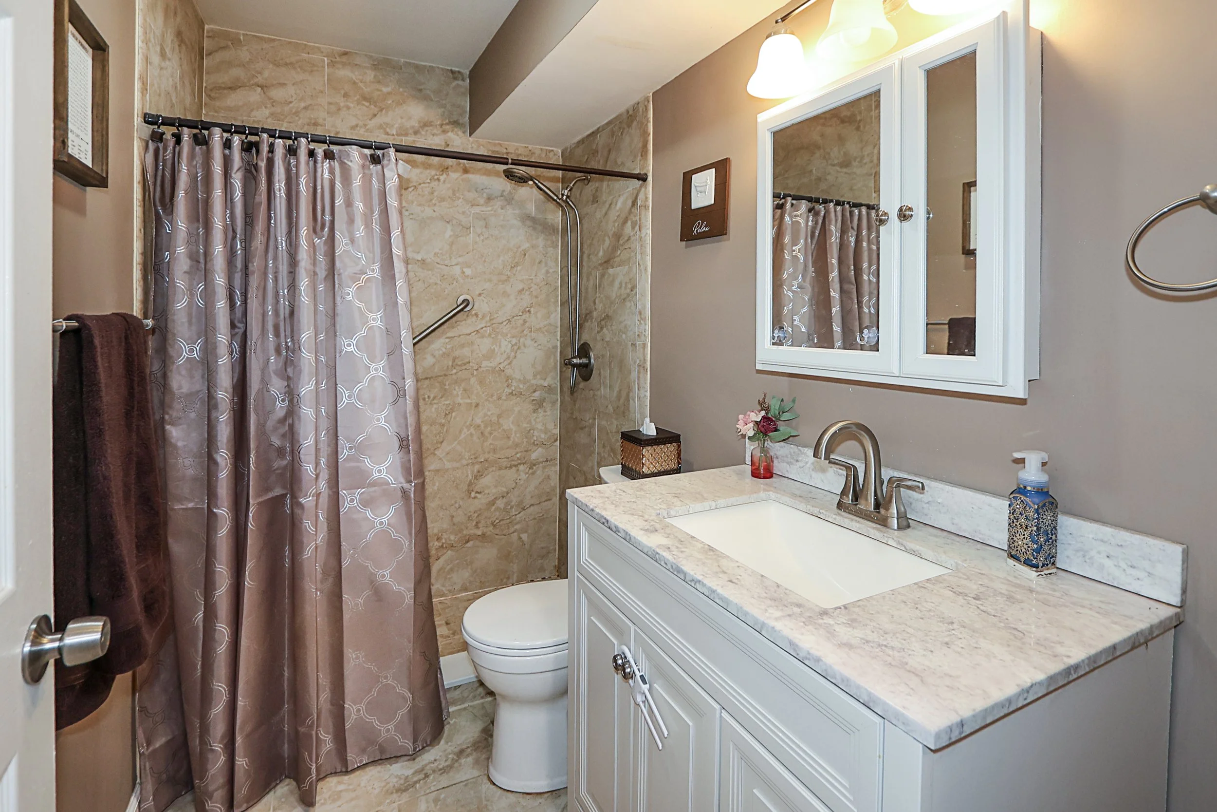 15 Juniper Court, Selden 21.JPG