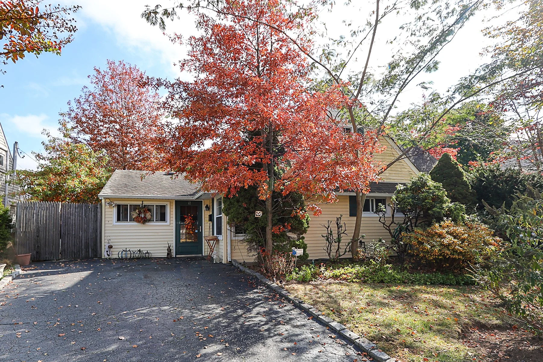 12 Friends Ln, Westbury 1.JPG