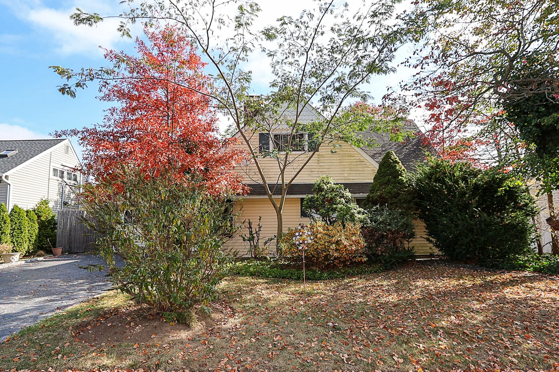 12 Friends Ln, Westbury 2.JPG