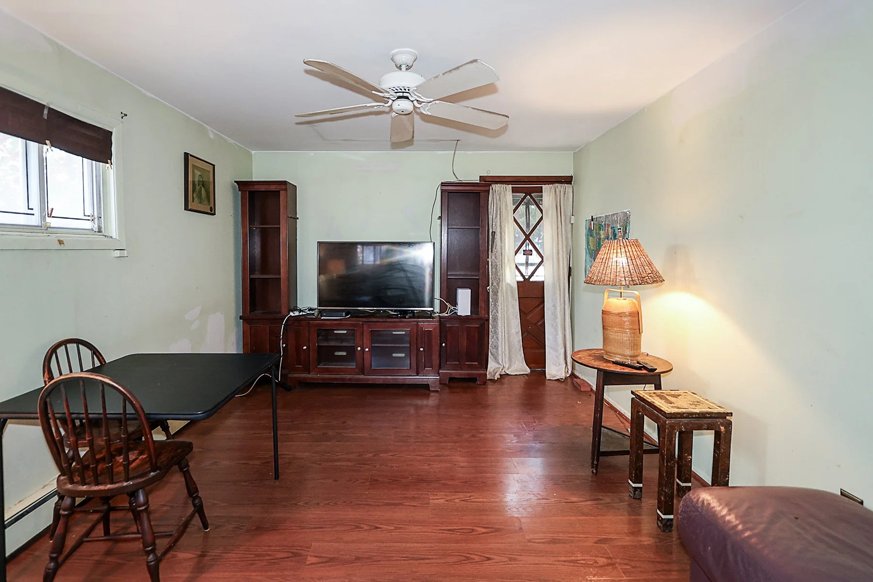 12 Friends Ln, Westbury 5.JPG