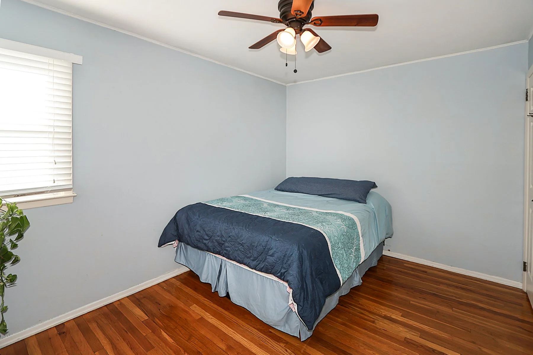 242 N Kings Ave, Massapequa 18.JPG