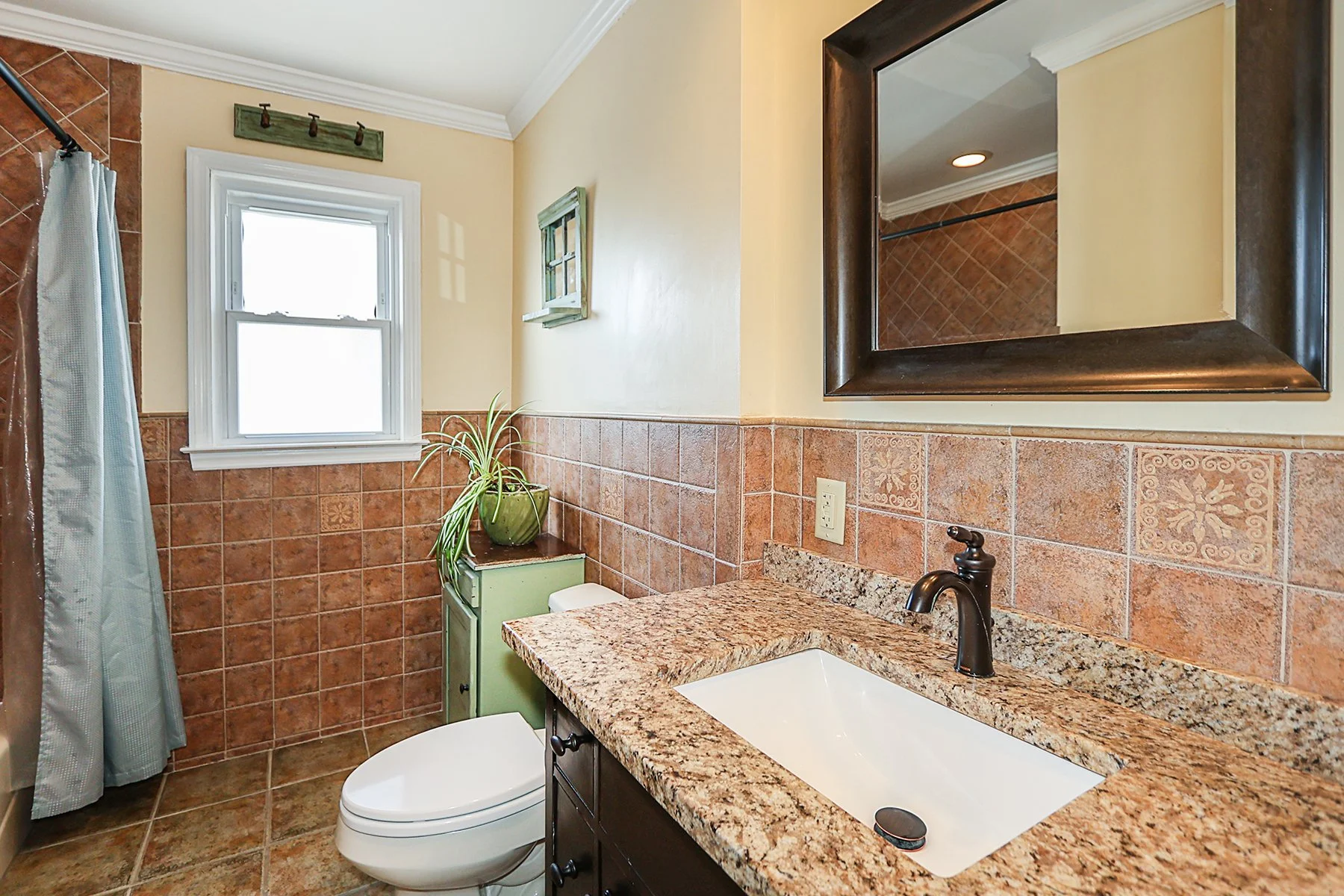 242 N Kings Ave, Massapequa 20.JPG