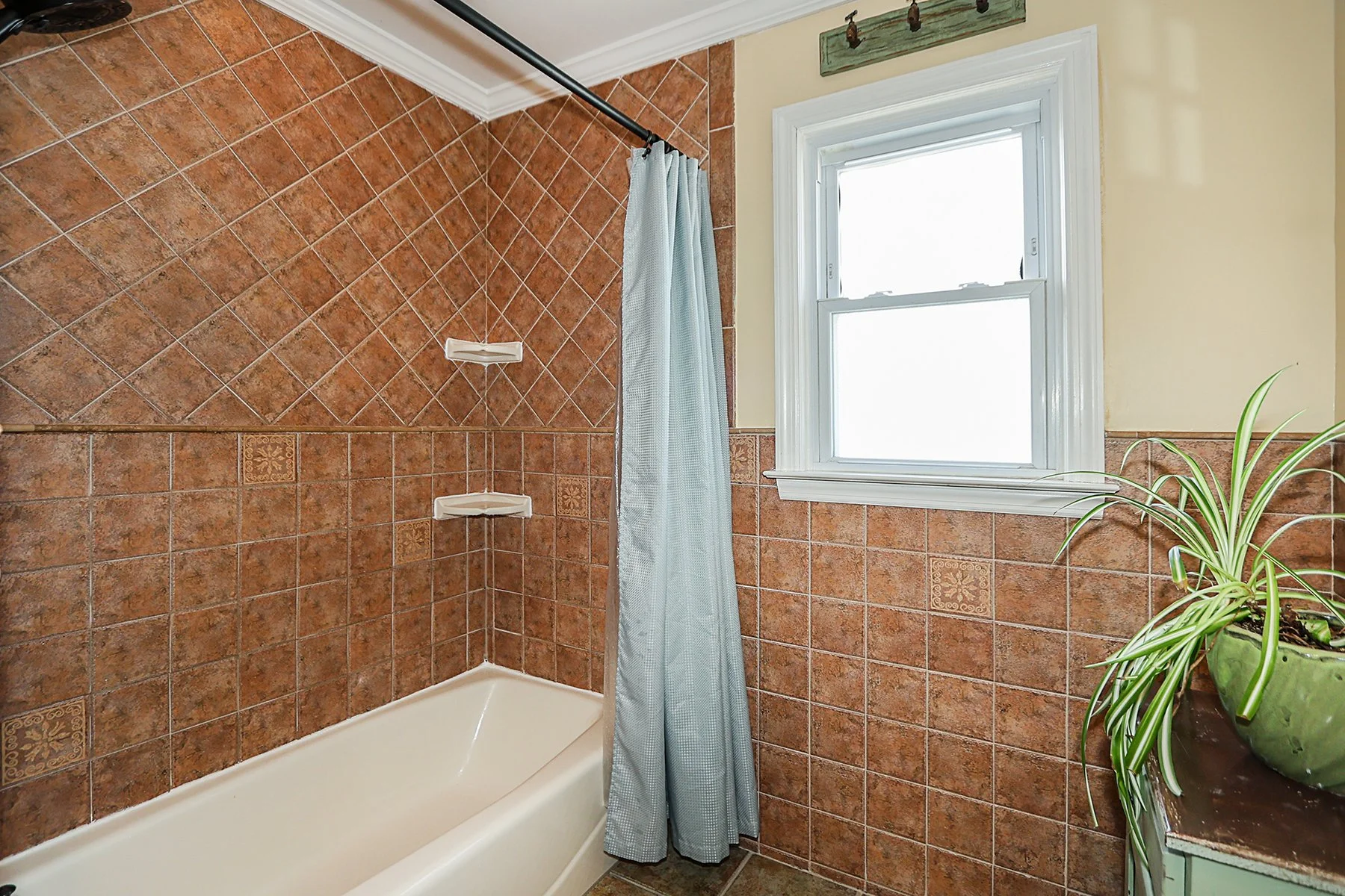 242 N Kings Ave, Massapequa 21.JPG