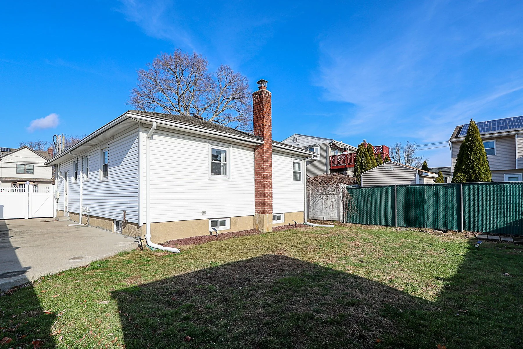 242 N Kings Ave, Massapequa 34.JPG
