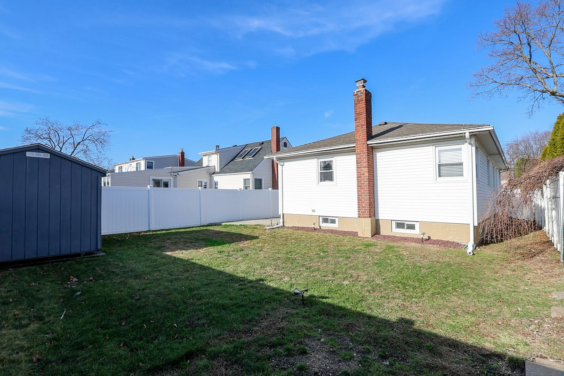 242 N Kings Ave, Massapequa 35.JPG