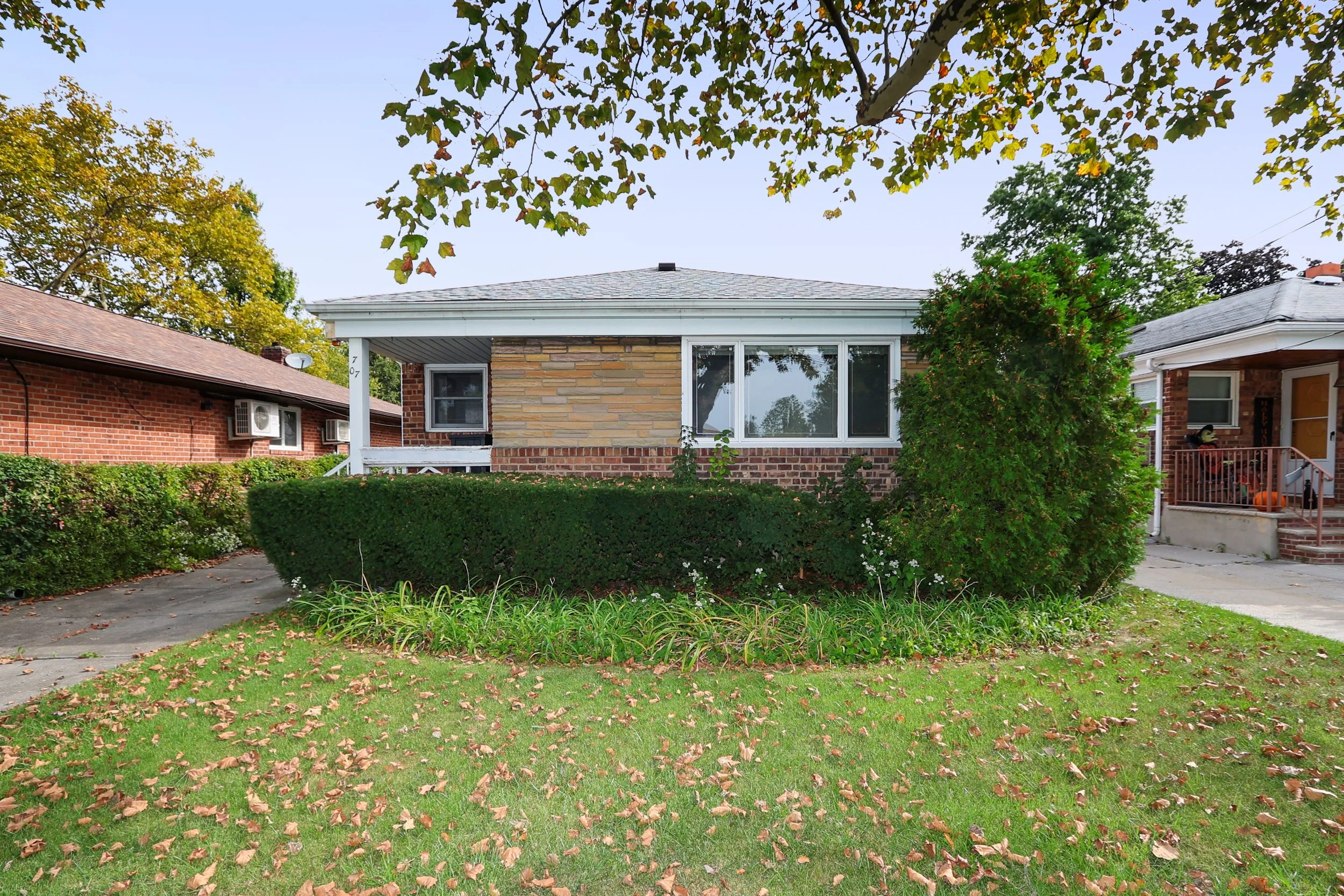 7-07 147th St, Whitestone 2.JPG