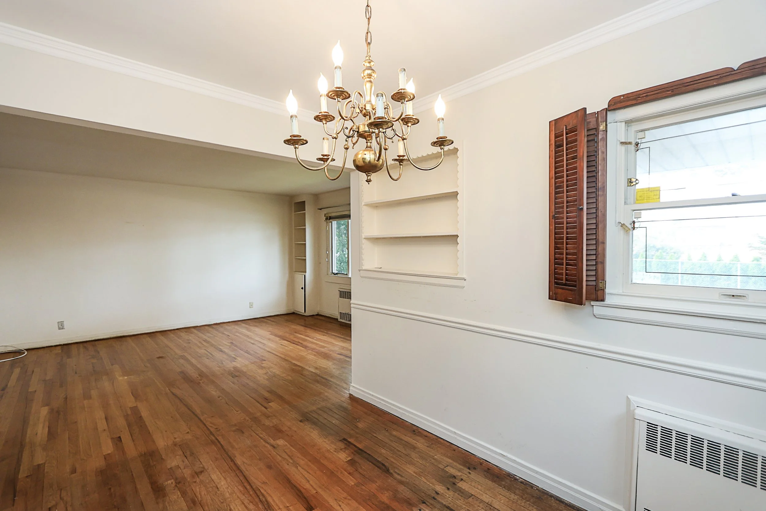 7-07 147th St, Whitestone 11.JPG