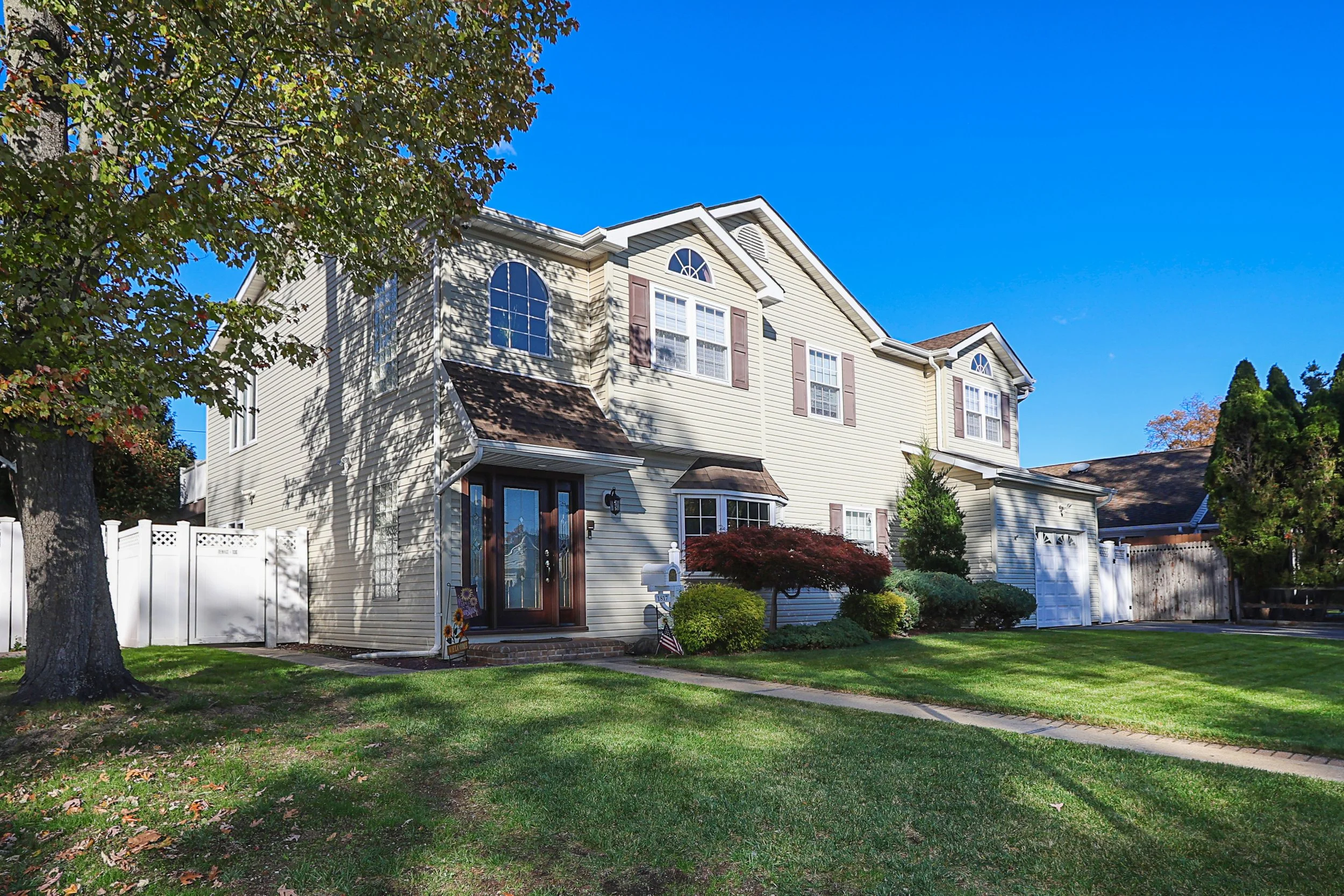1817 Gardenia Ave, Merrick 4.JPG