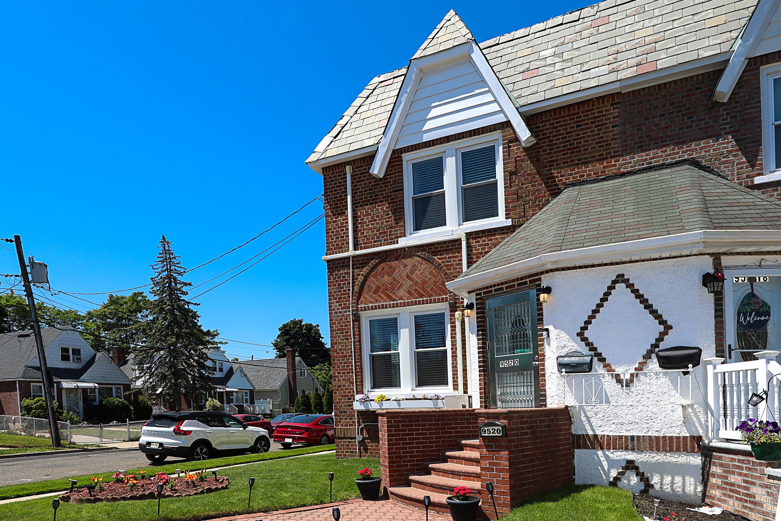 95-20 239th St, Floral Park 3.JPG