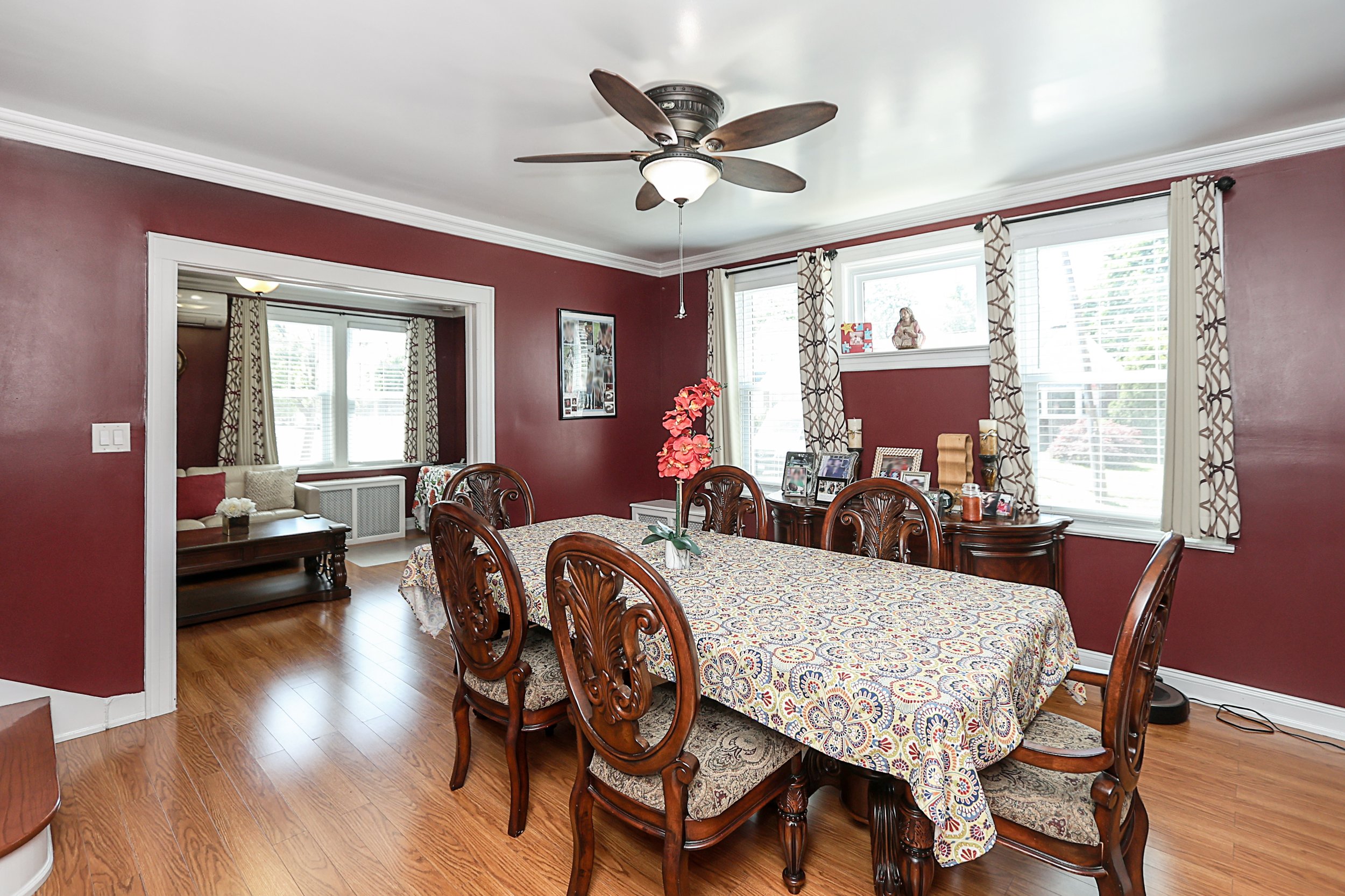 95-20 239th St, Floral Park 10.JPG