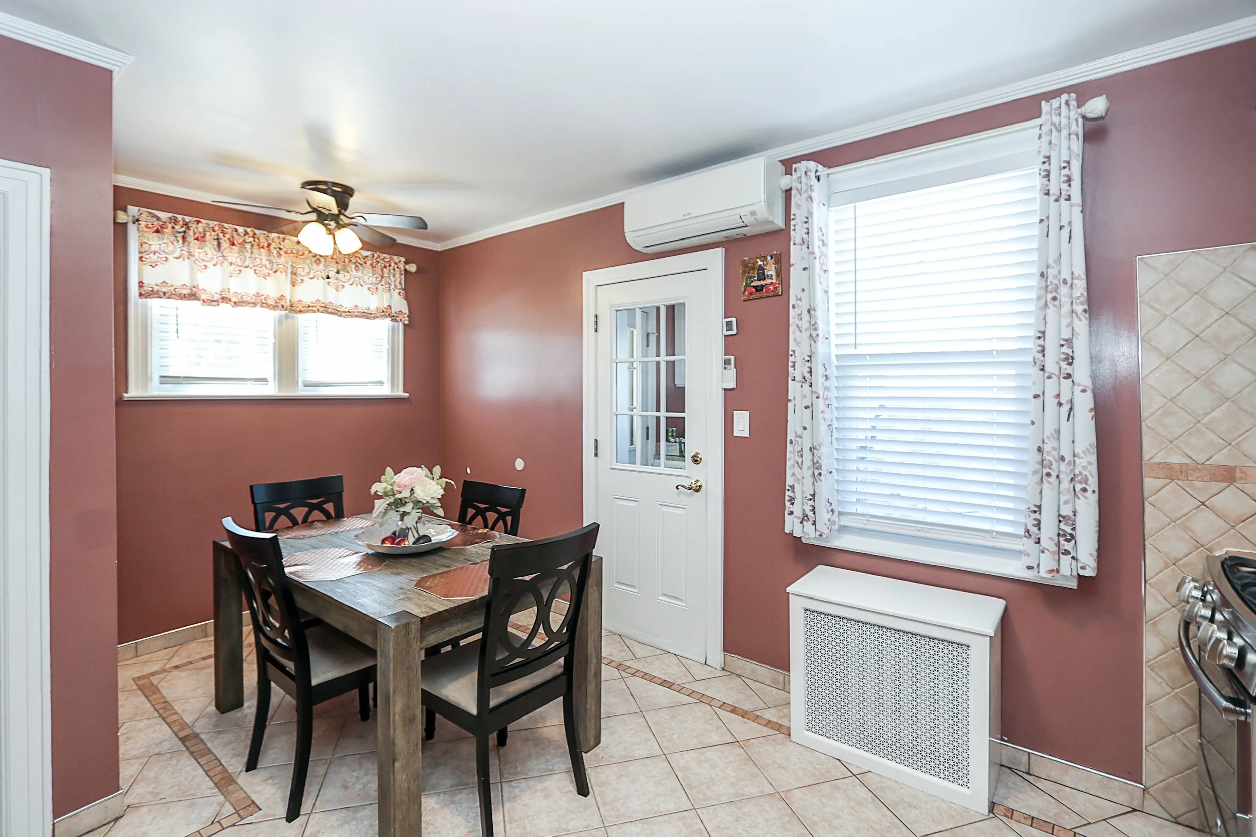 95-20 239th St, Floral Park 18.JPG