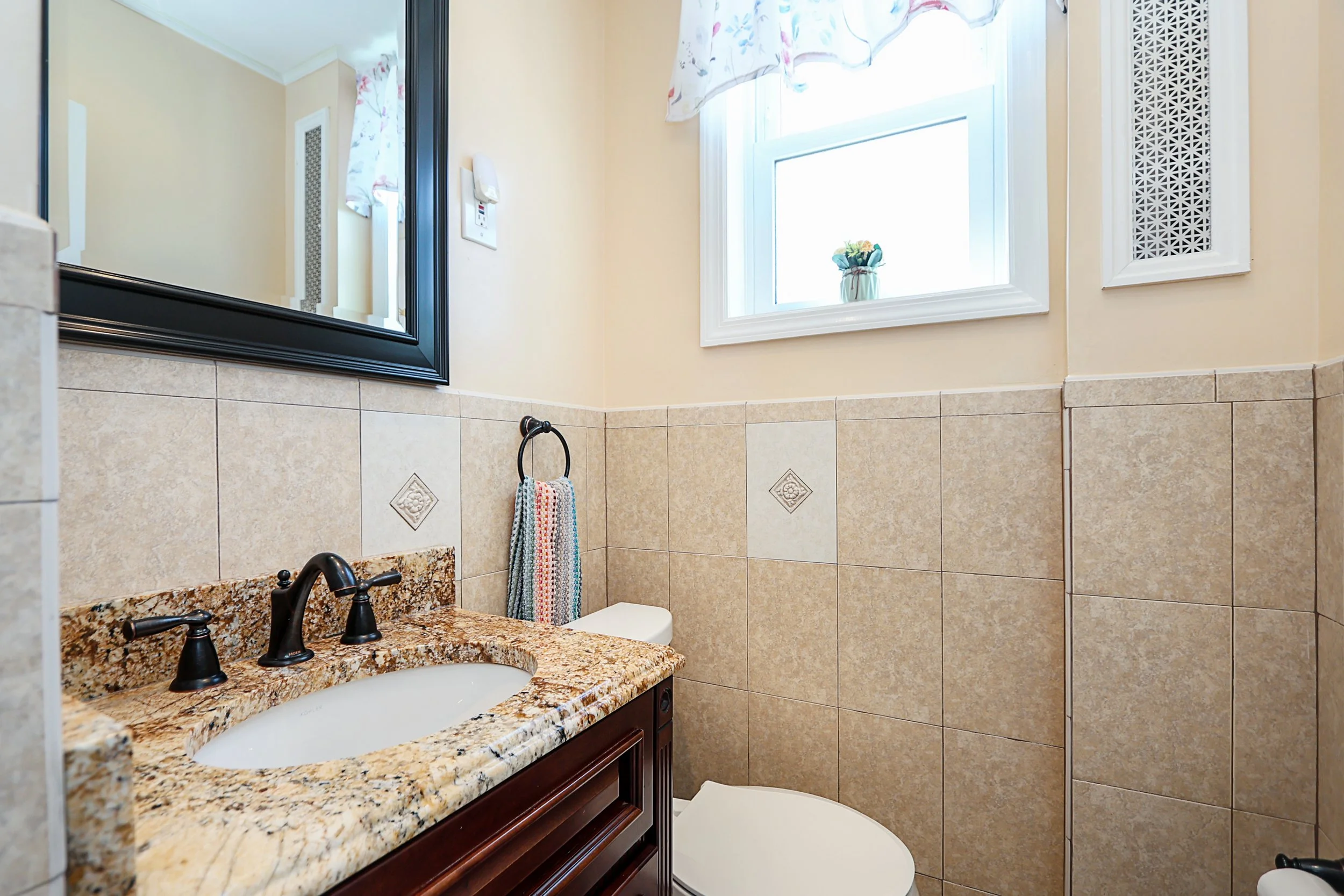 95-20 239th St, Floral Park 21.JPG