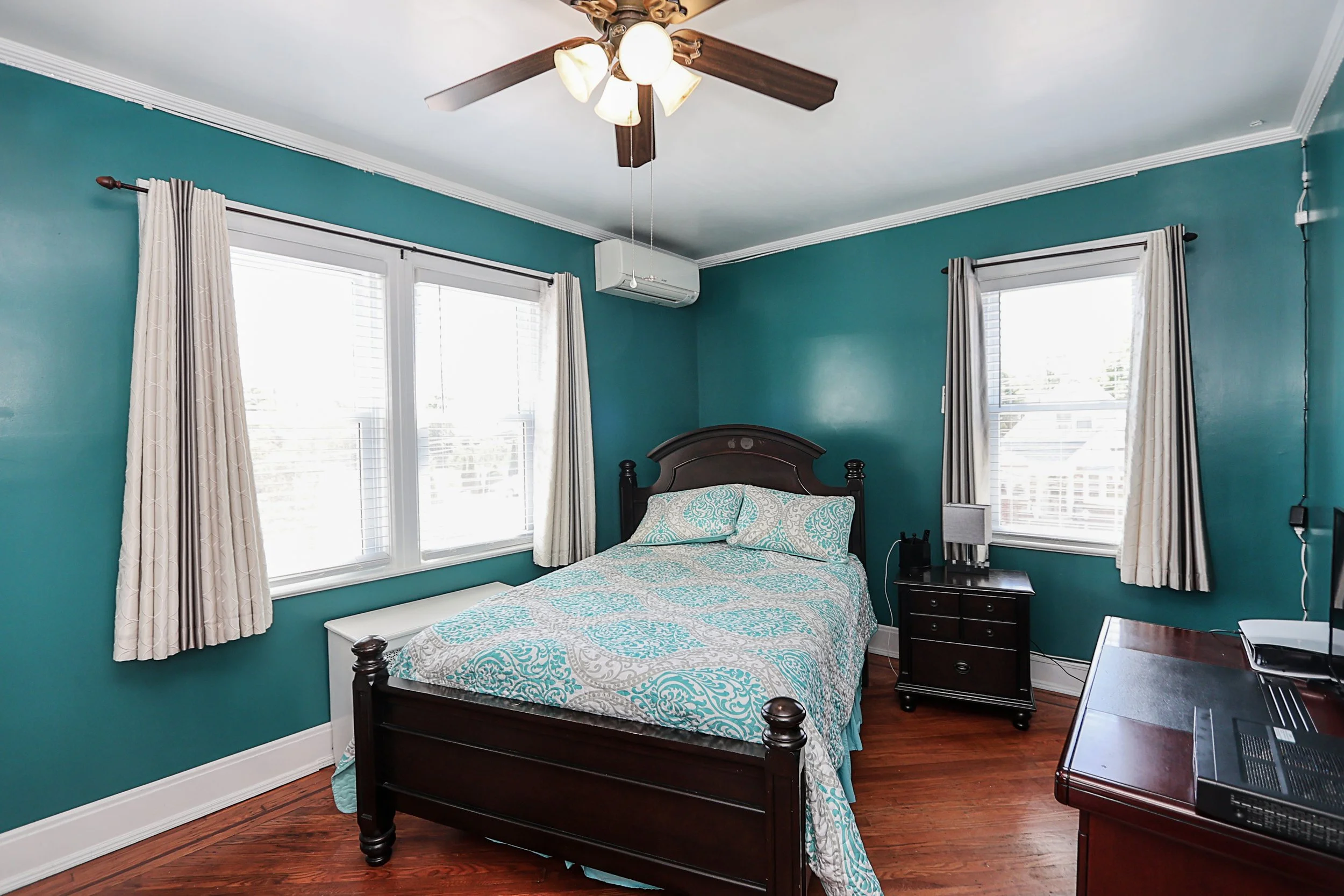 95-20 239th St, Floral Park 24.JPG