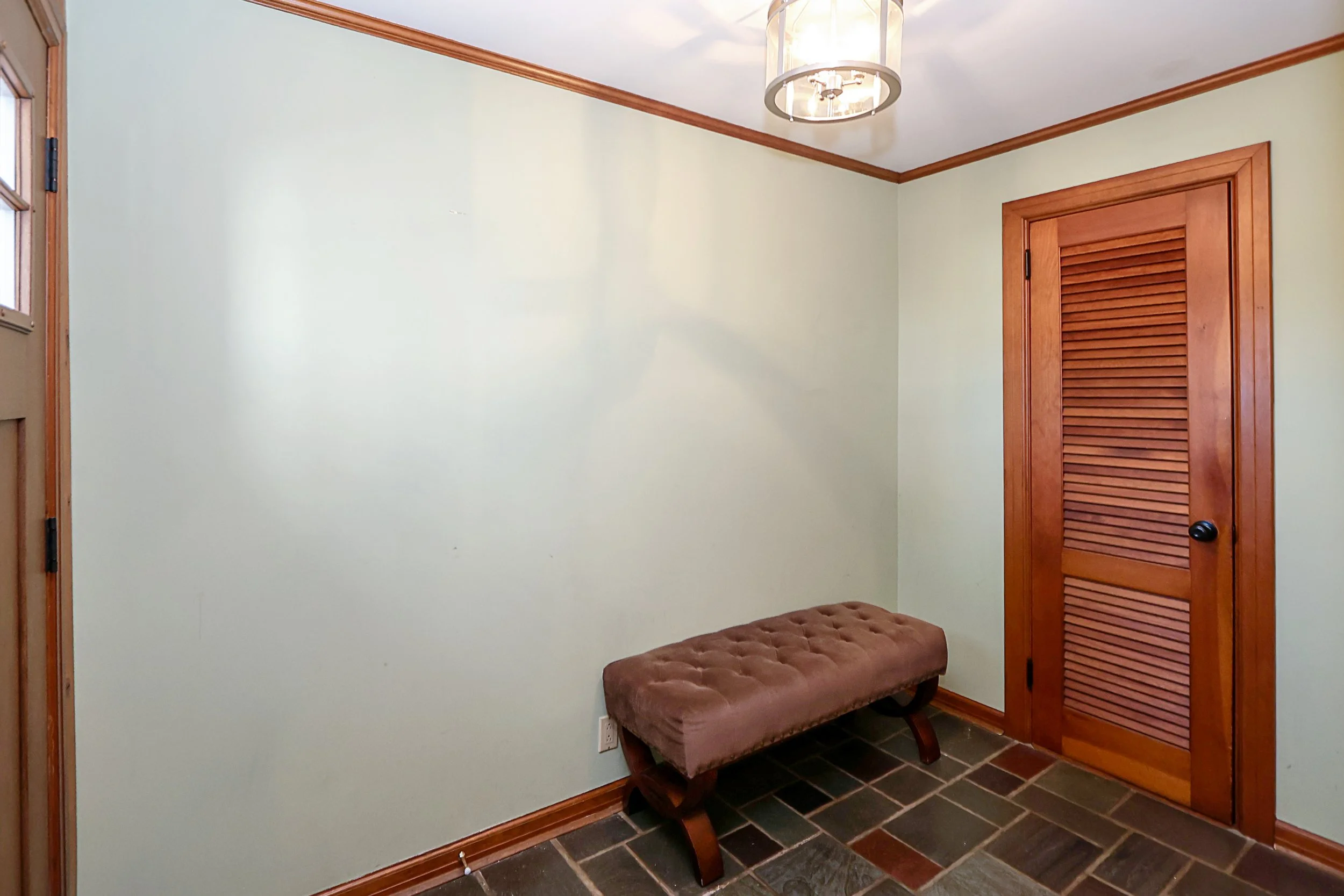 15 Hemlock St, Merrick 5.JPG