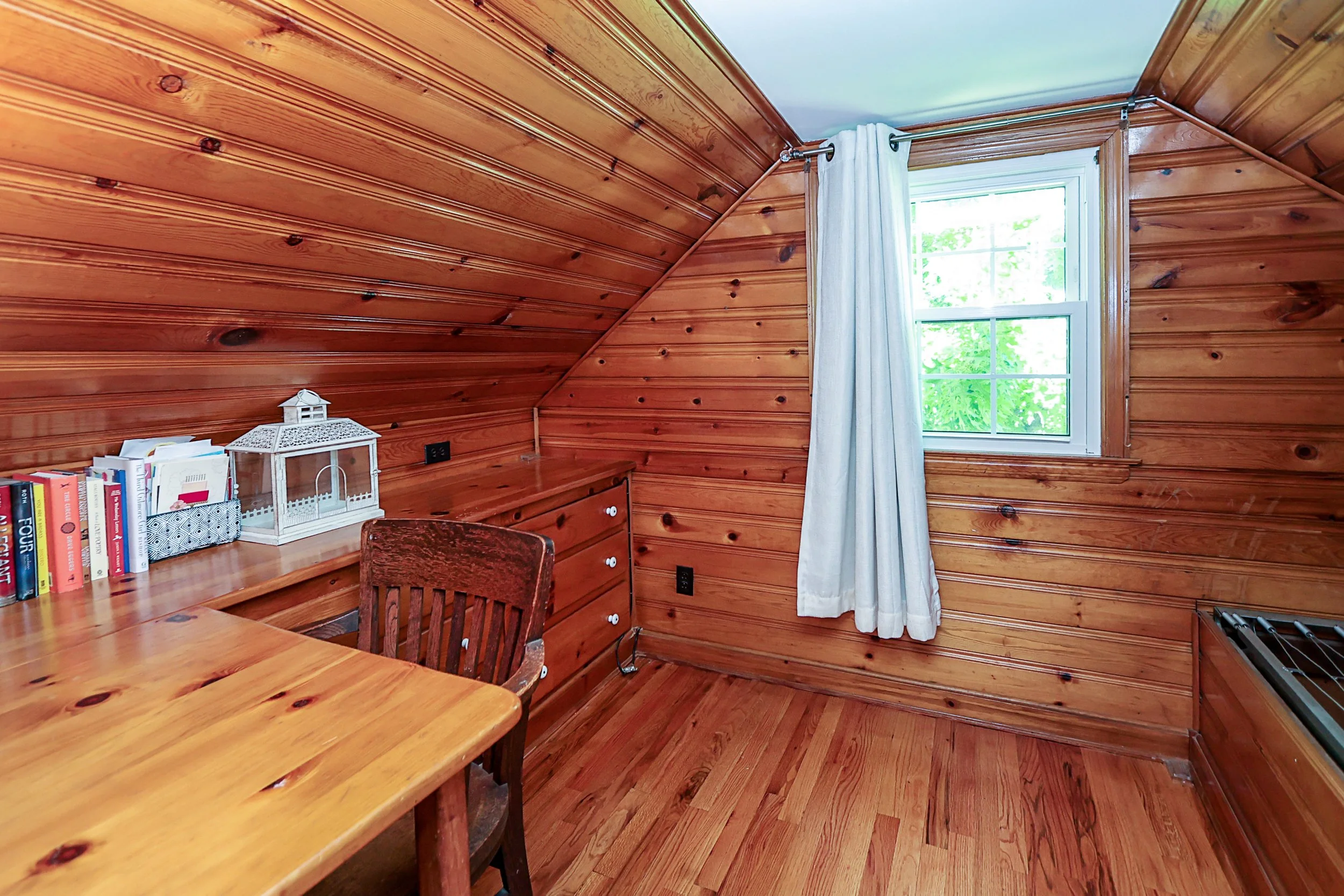 15 Hemlock St, Merrick 28.JPG