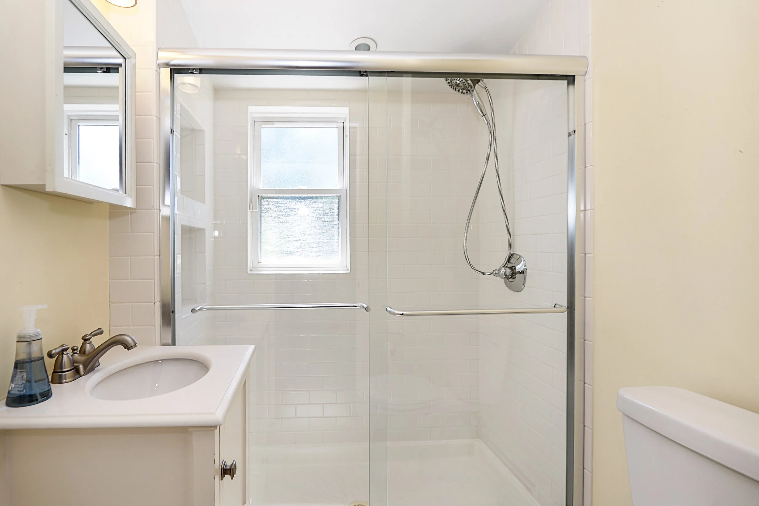 15 Hemlock St, Merrick 31.JPG