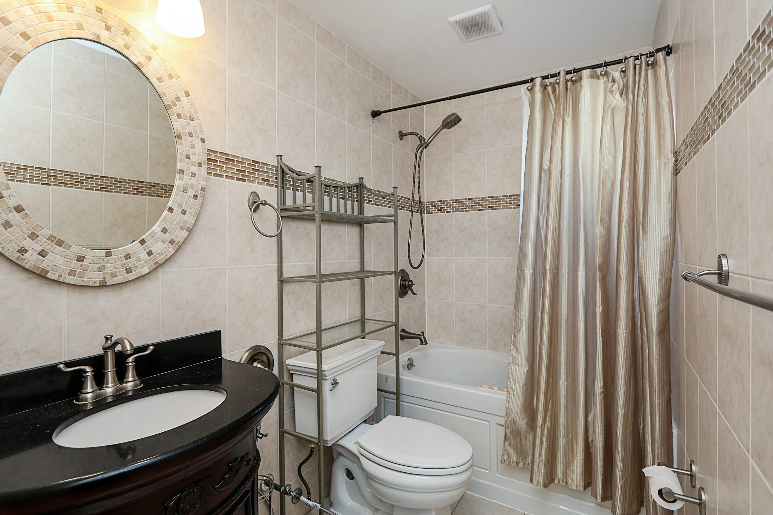 25a Reynolds St, Huntington Station 13.JPG