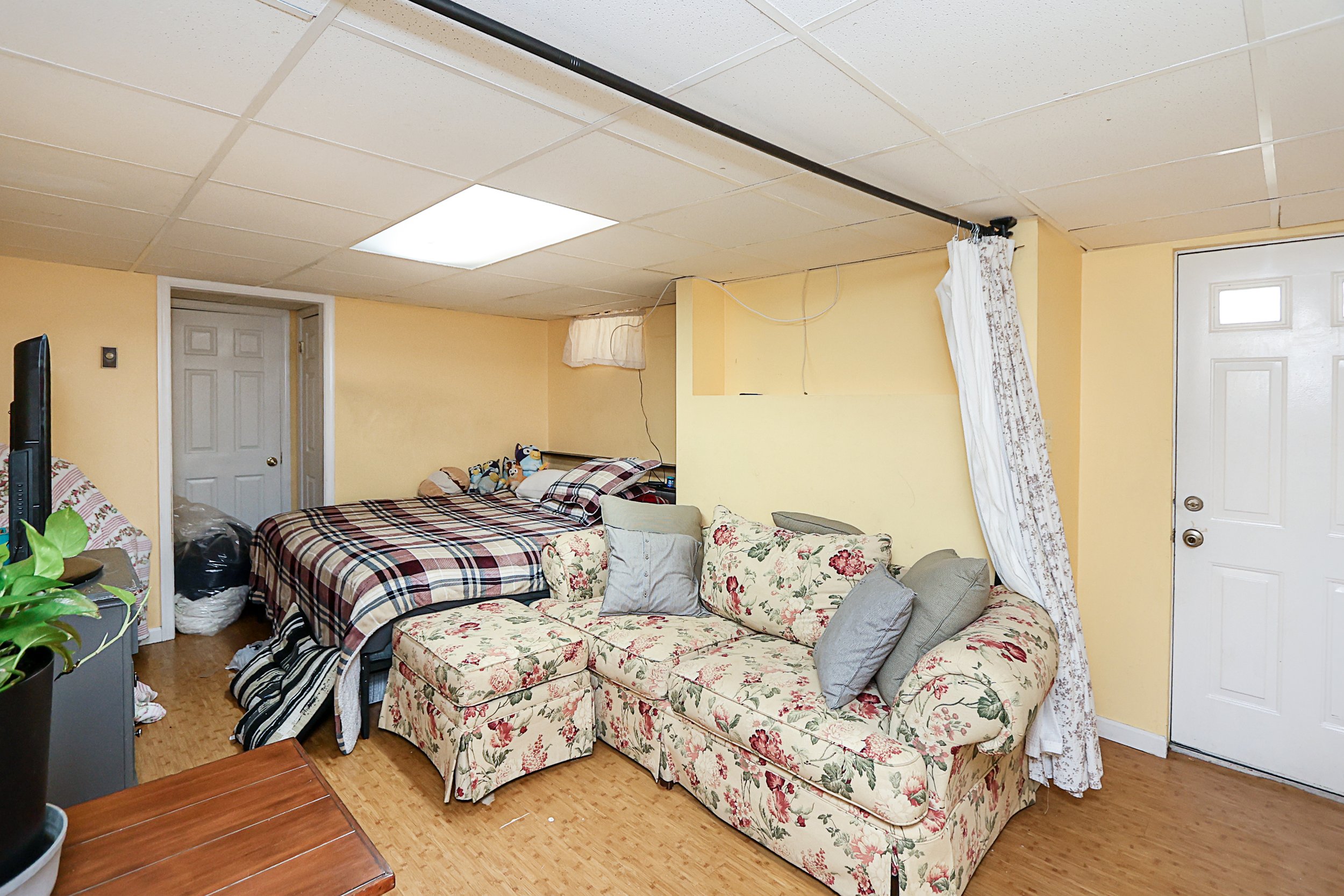 25a Reynolds St, Huntington Station 35.JPG