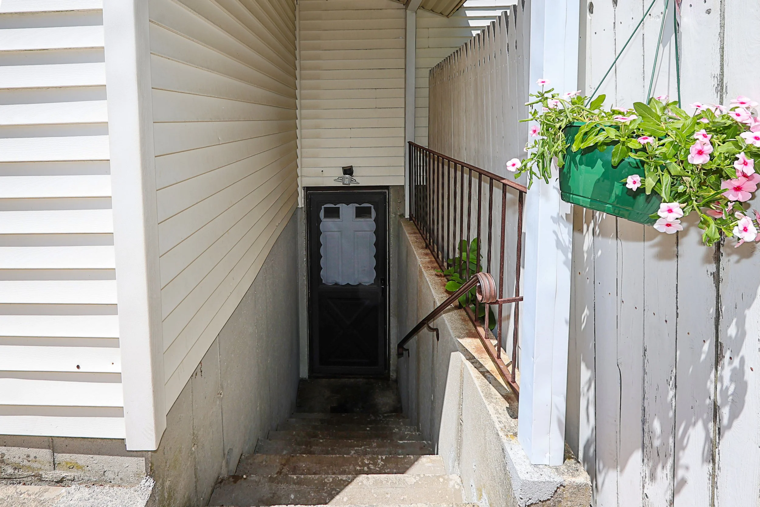 25a Reynolds St, Huntington Station 41.JPG