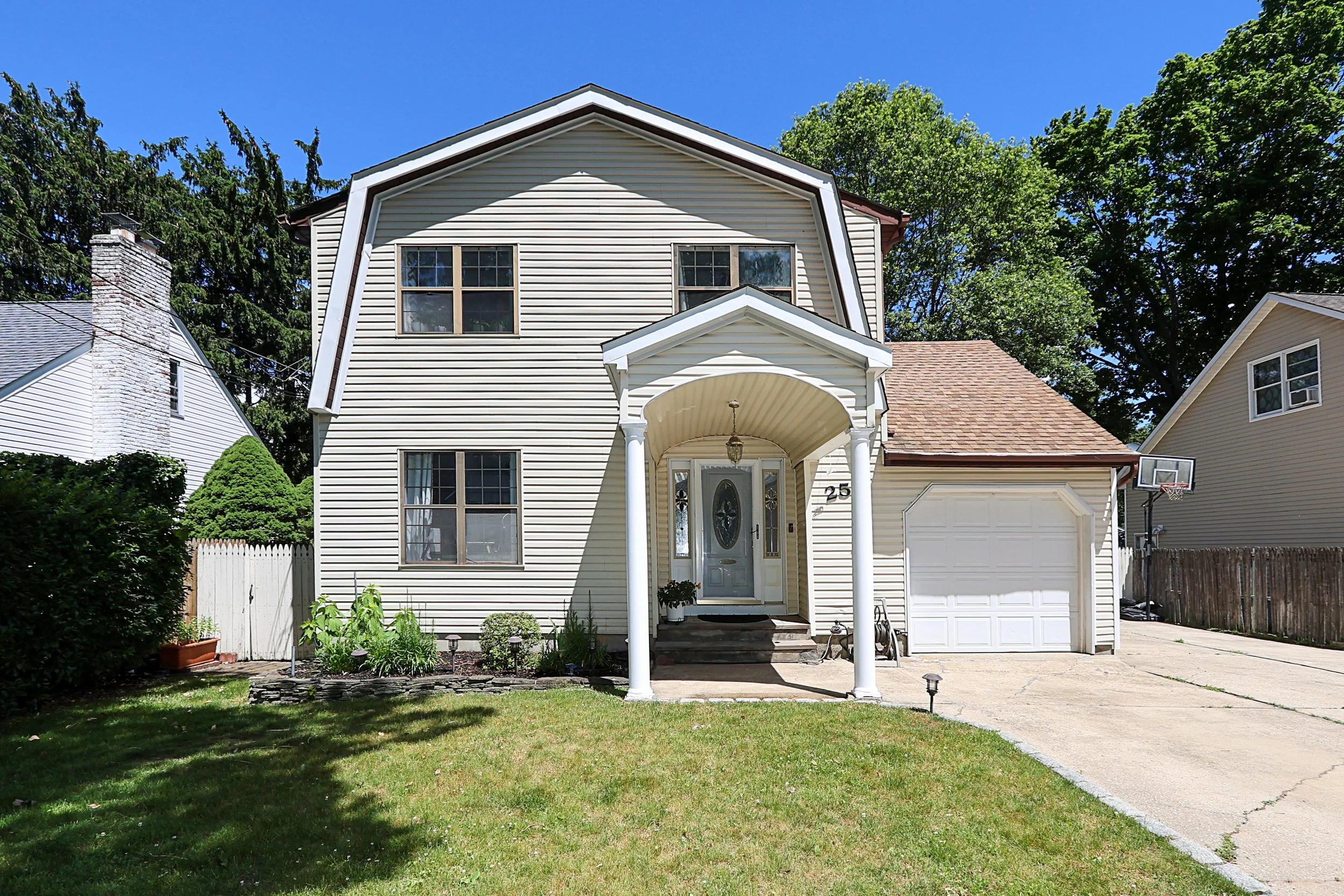 25a Reynolds St, Huntington Station 2.JPG