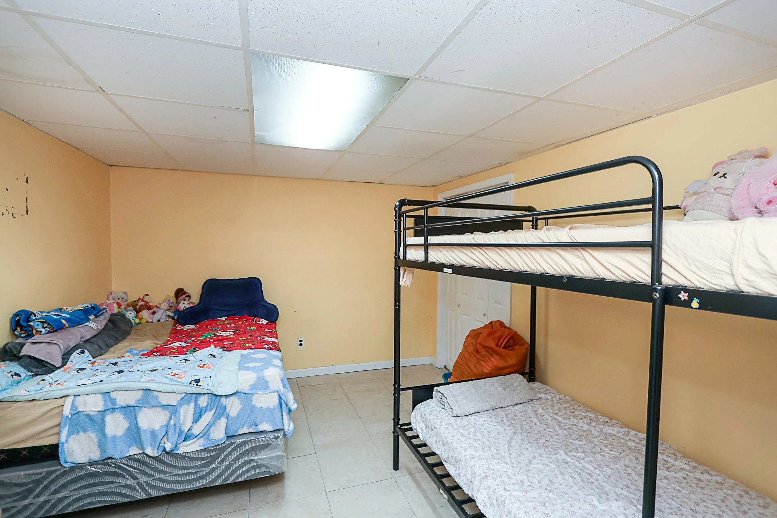 25a Reynolds St, Huntington Station 39.JPG