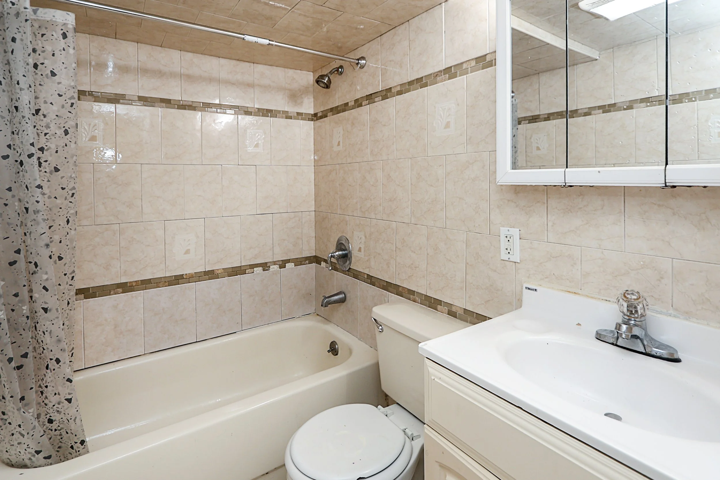 25a Reynolds St, Huntington Station 40.JPG
