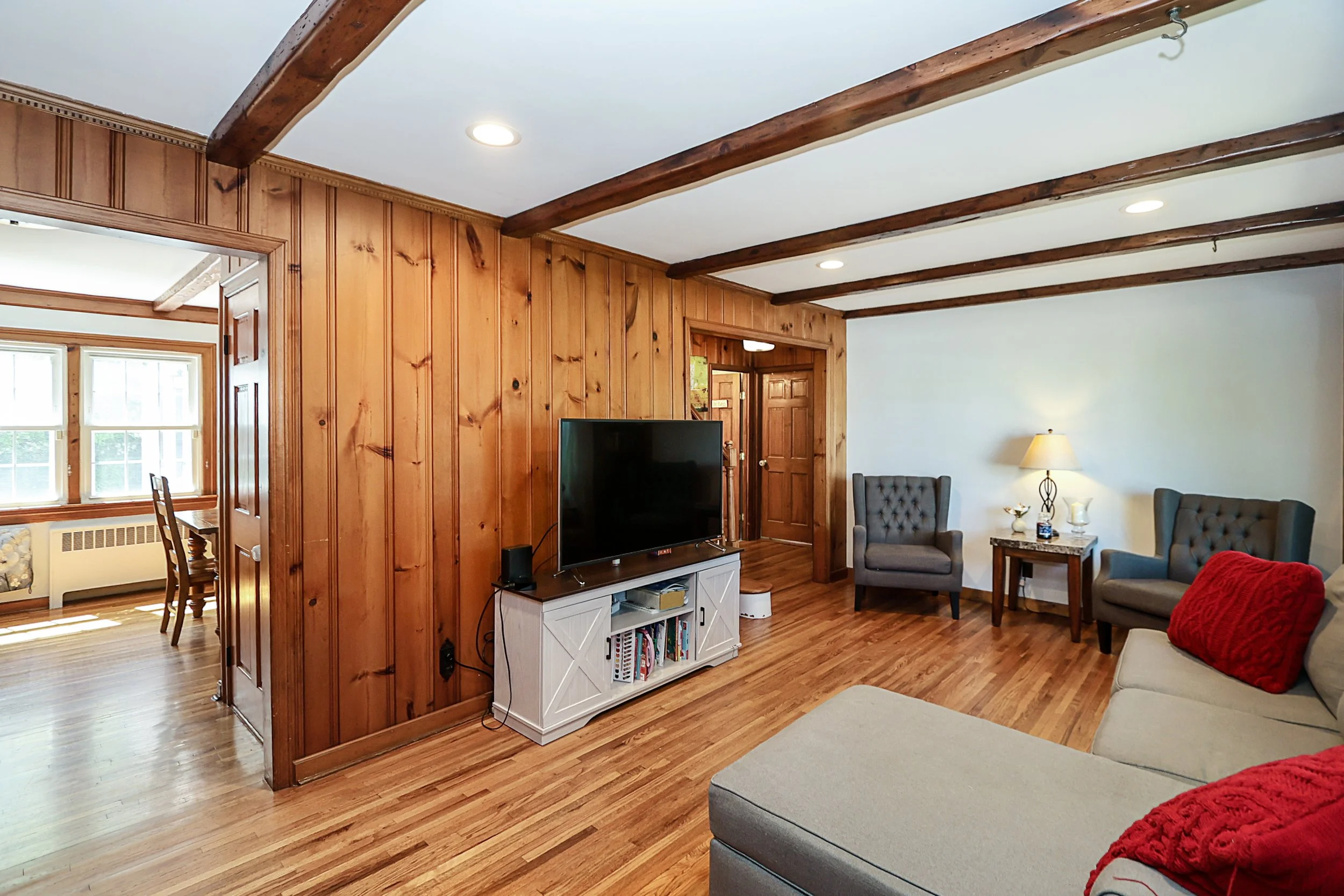 15 Hemlock St, Merrick 9.JPG