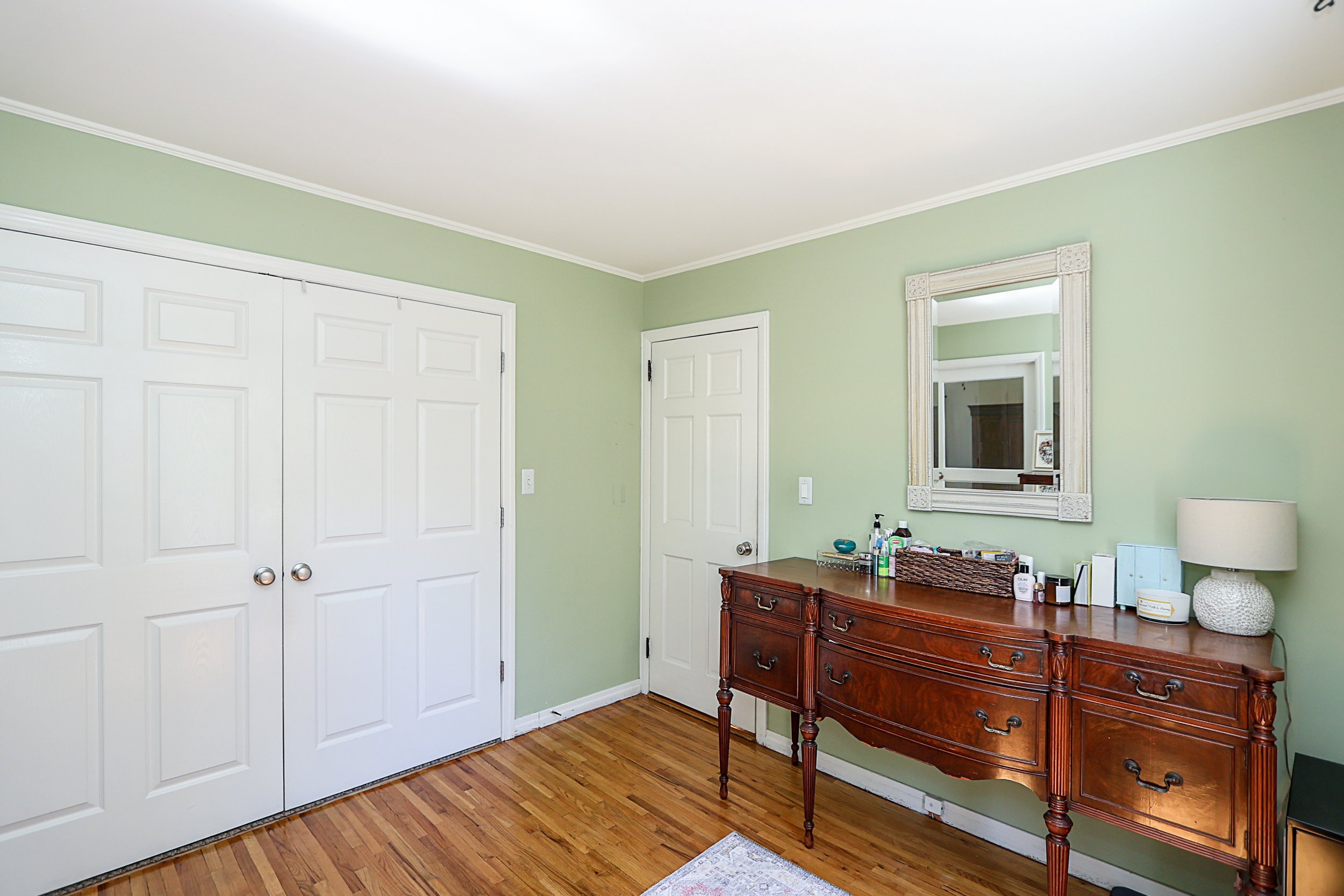 15 Hemlock St, Merrick 22.JPG
