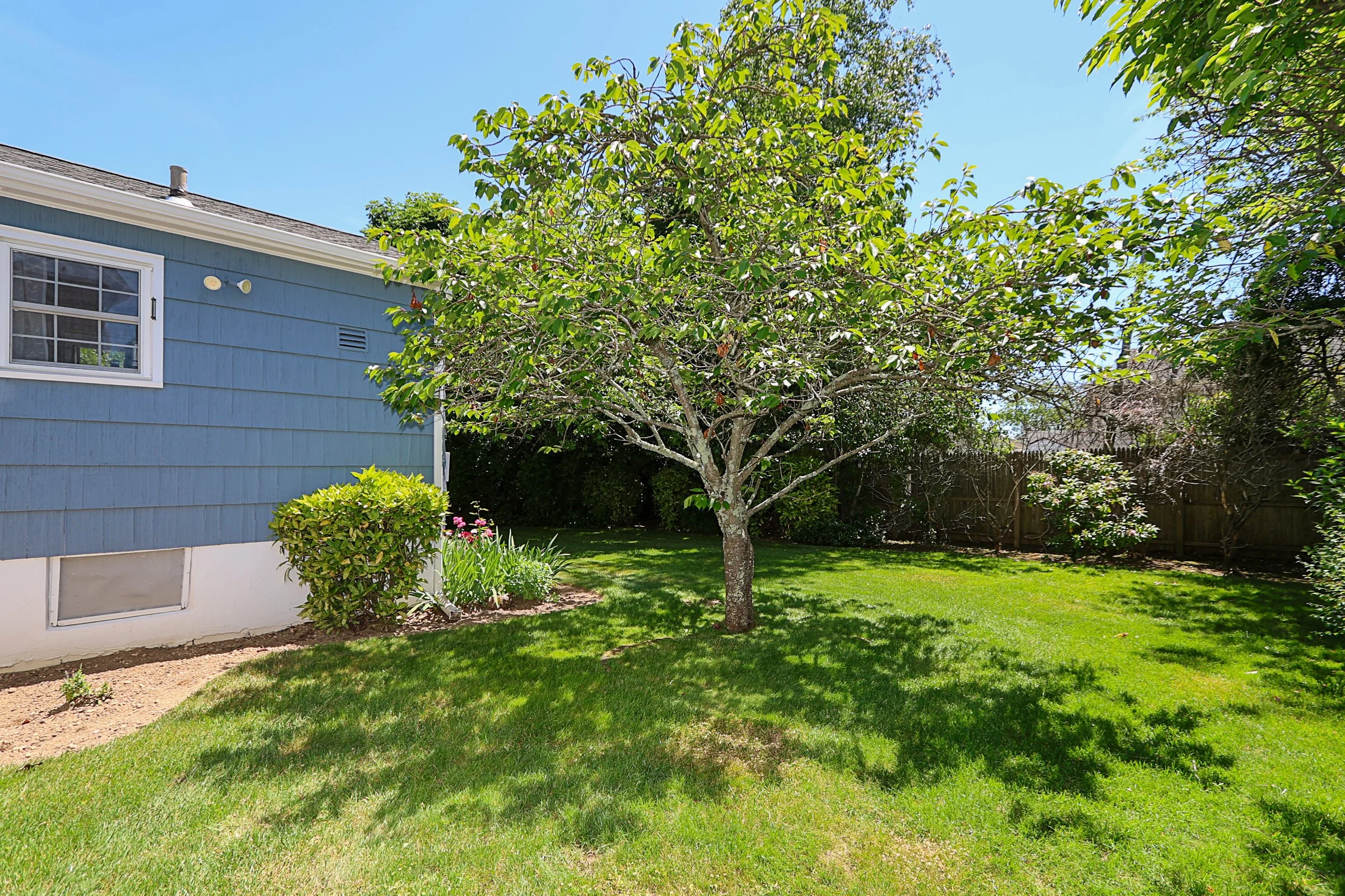 15 Hemlock St, Merrick 37.JPG