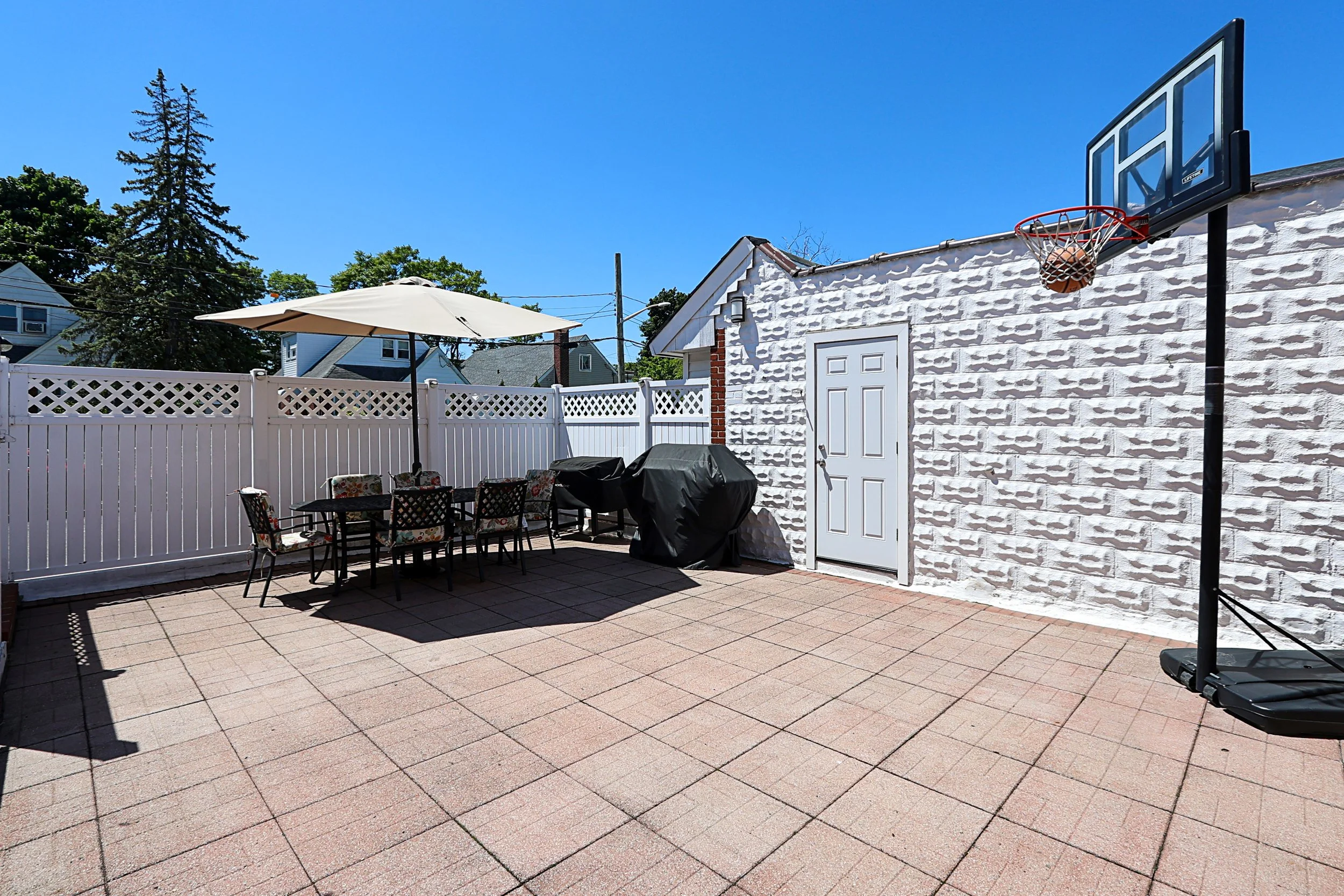 95-20 239th St, Floral Park 38.JPG