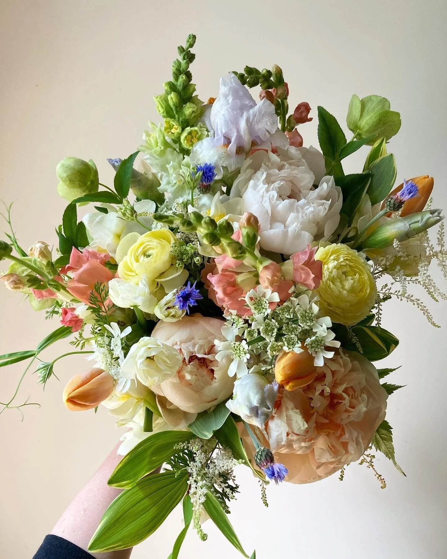 Peachy spring bouquet.jpg
