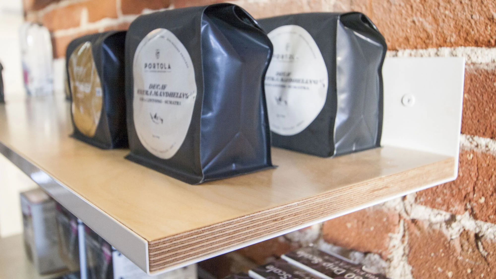 custom retail shelves