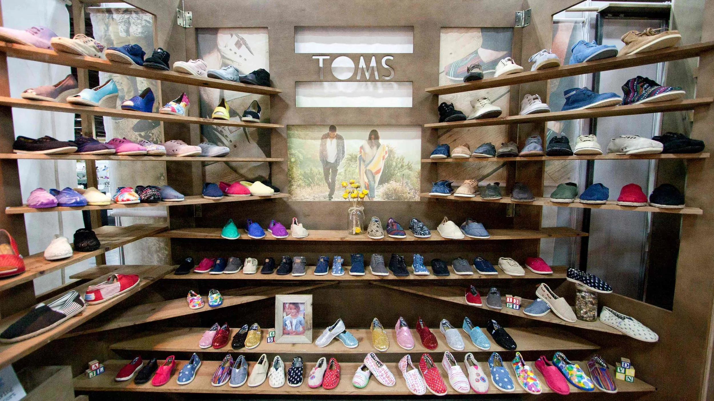 Custom trade show booth for Toms