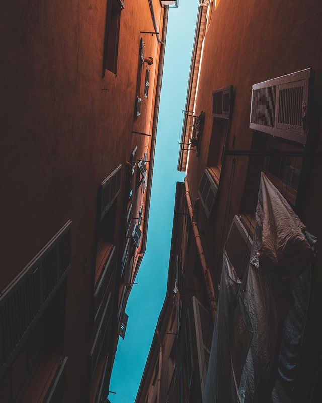 Never forget to look up☝️
- -
I mean we&rsquo;re glad you looked down at your phone to see this pic..but actually just take time and look up around you ✨
- -