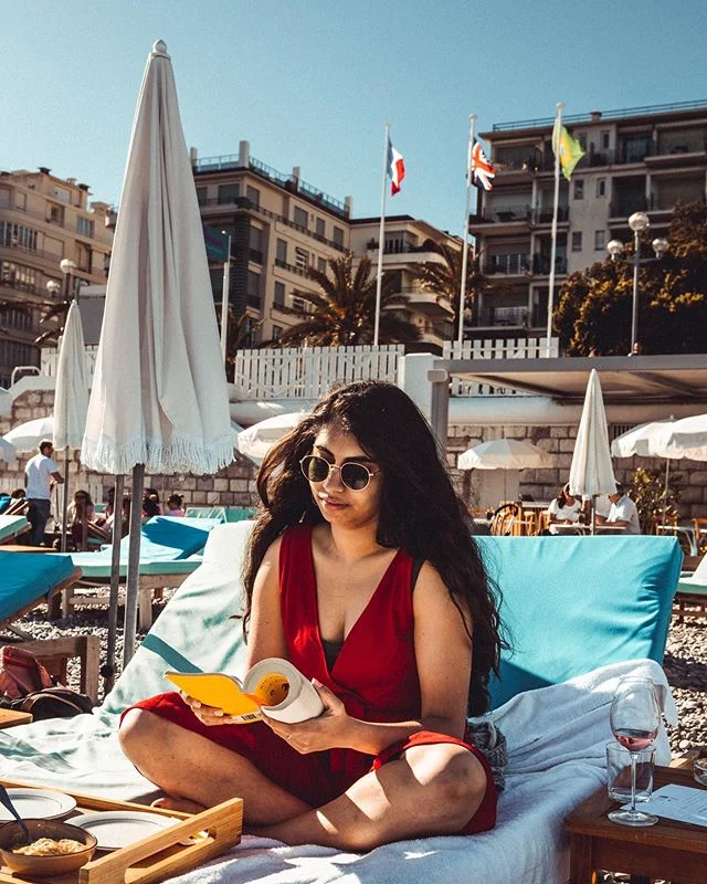 The best thing about books....they let you travel without moving your feet. Although nothing beats traveling and reading 😍 Any good book recommendation?📚 - -