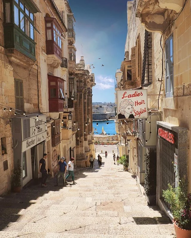 Getting lost in Valetta&rsquo;s streets✨
- -
Google maps is great but sometimes you just gotta get lost🙈
- -