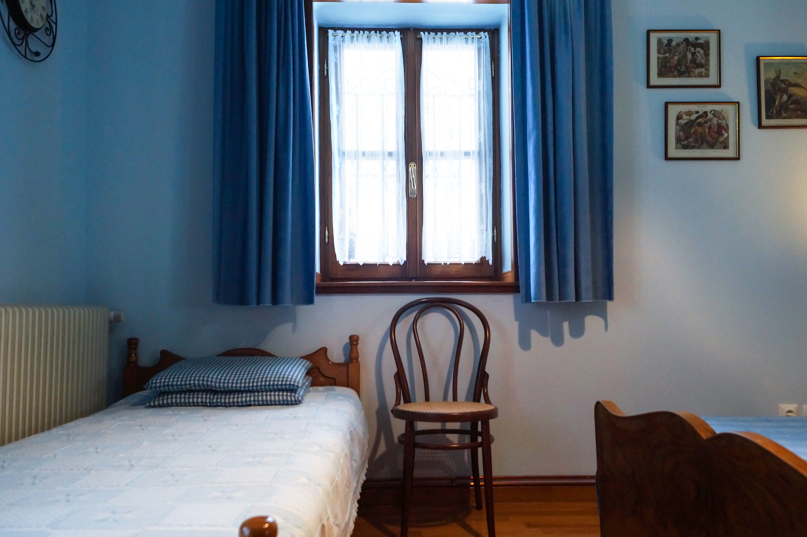 nymfaio-villa-arcturia-blue-bedroom-5.jpg
