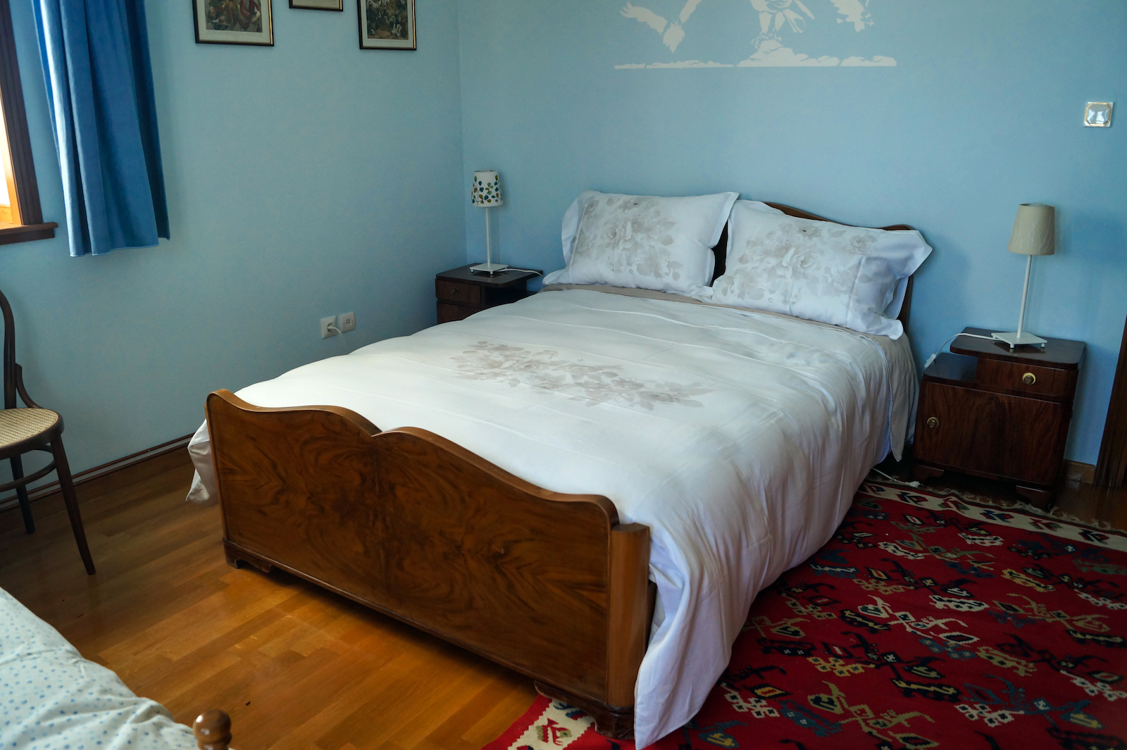 nymfaio-villa-arcturia-blue-bedroom-7.JPG